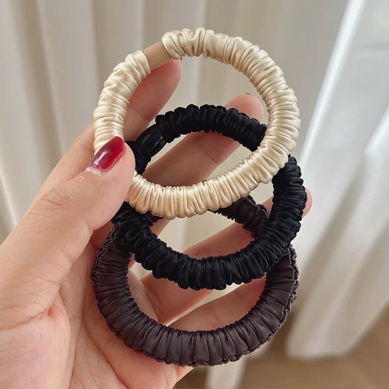 Silk leather band women's hair tie, hair band, 2025 new high-elasticity and durable headwear that won't damage hair. Korean-style hair band, large intestine hair band, large intestine hair band Application Scenario