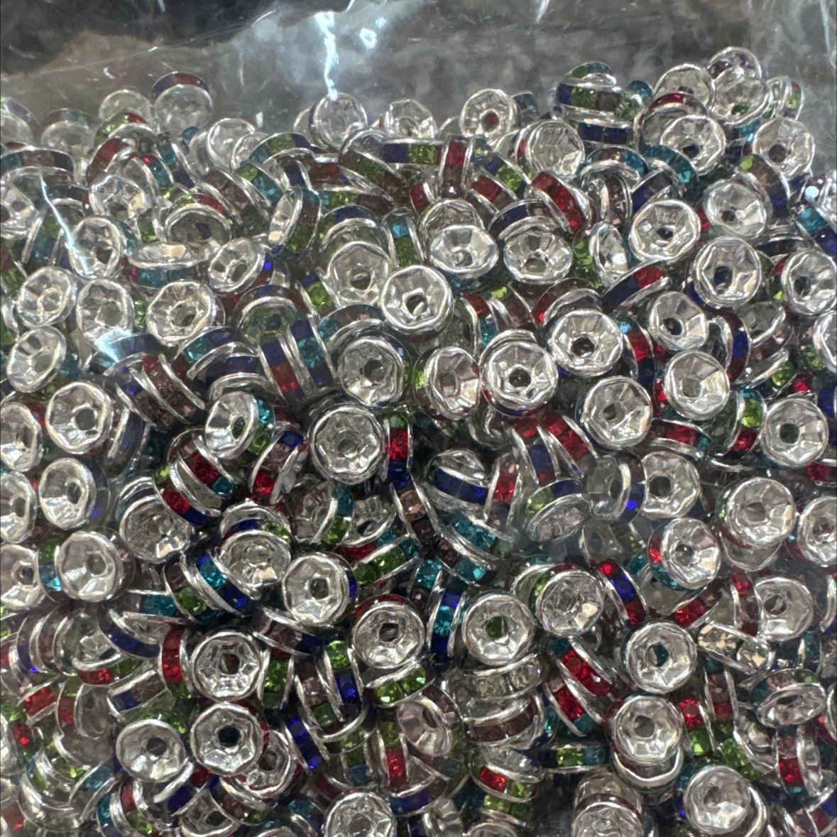 diy jewelry accessories: 4-10mm wheel spacers, beaded spacers, round rhinestone rings, diamond-encrusted spacers, factory direct sales, in stock supply Application Scenario