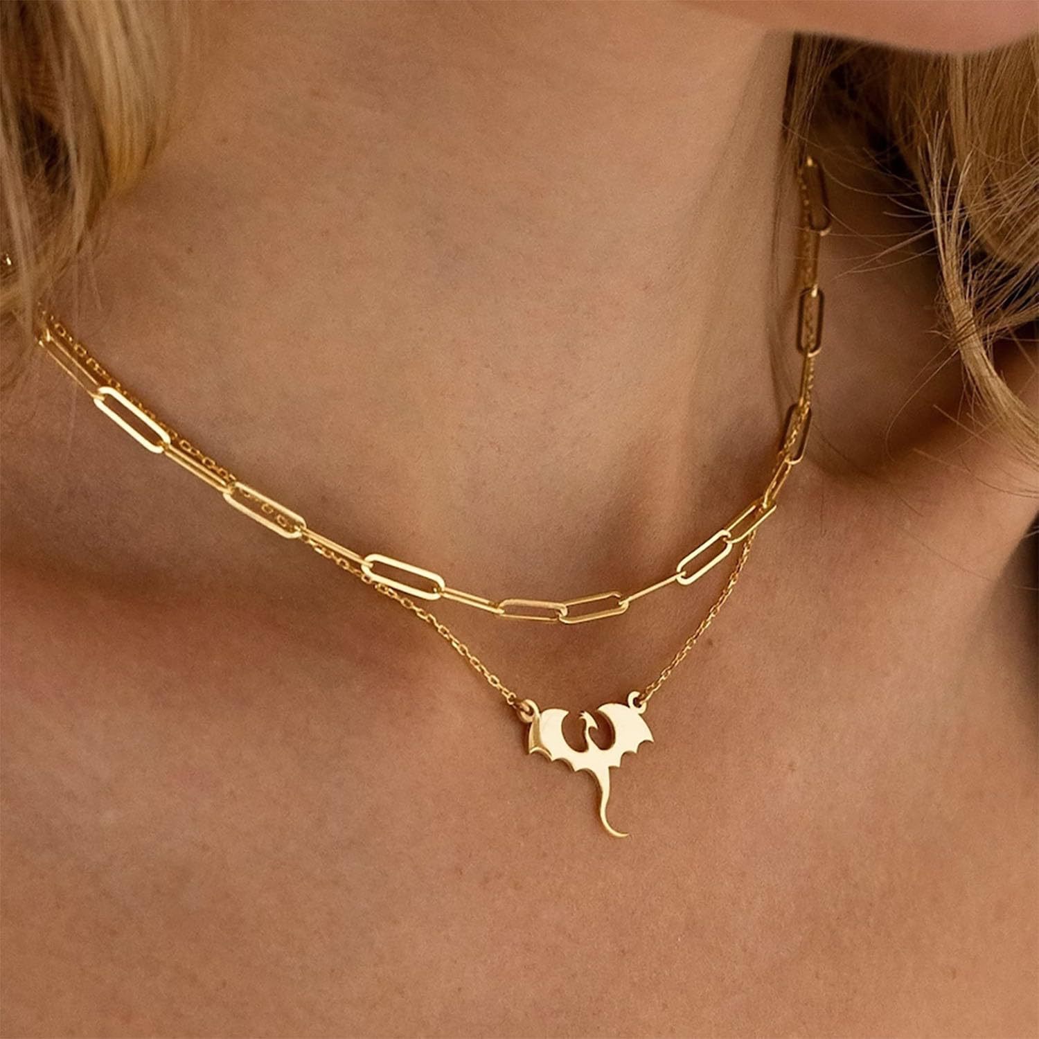 A popular cross-border bestseller in Europe and America, brass, real gold, electroplated, with a unique and niche design, sweet and cool style, bat-shaped pendant necklace Application Scenario