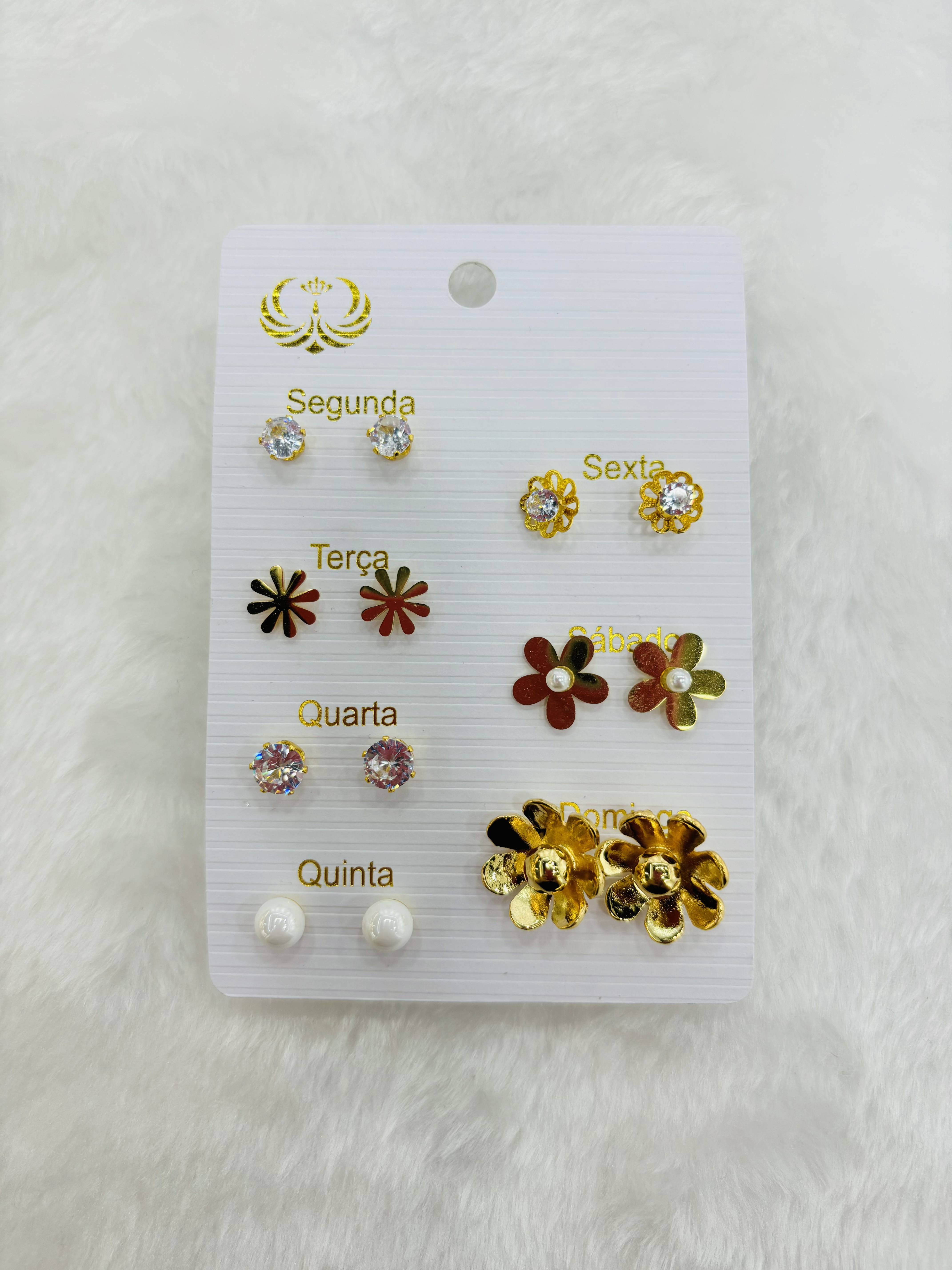 爆款经典饰品耳钉 珍珠配件耳环 简约气质耳饰女款百搭潮流配饰 防过敏耳针 保色性强耳钉