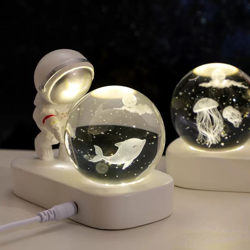 Astronaut Starry Sky Crystal Ball Night Light details Picture