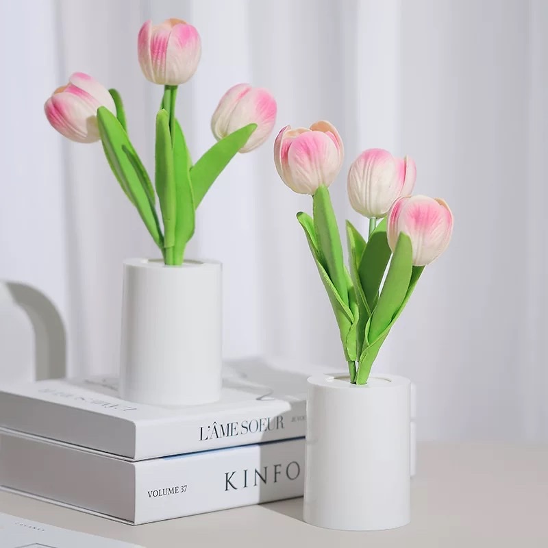 Large tulip night light, creative simulation flower bouquet, night light, bedroom bedside lamp, ambient light, home decoration, desktop ornaments Application Scenario