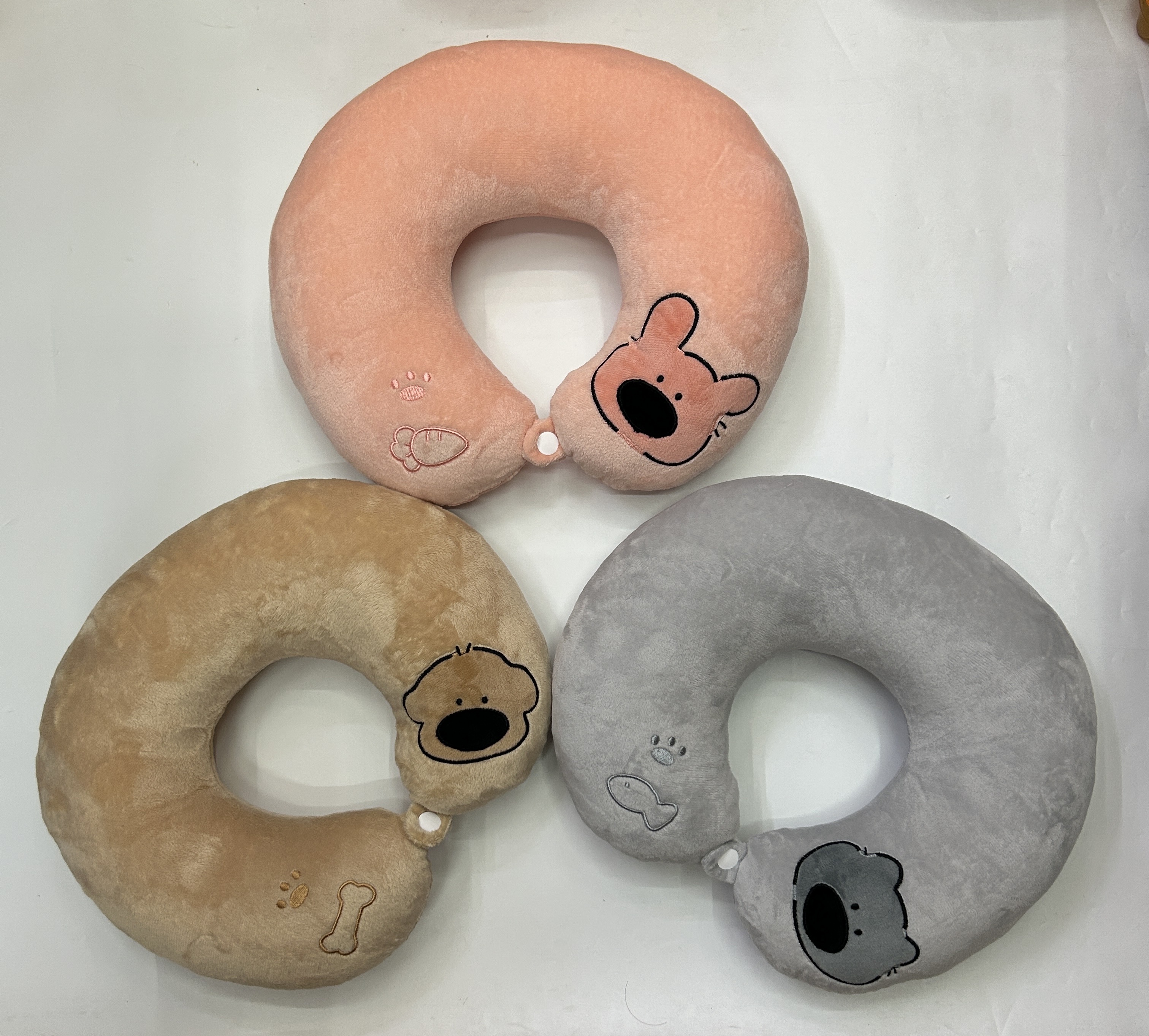 Cartoon U-shaped travel pillow, large throw pillow toy, cartoon throw pillow, children's cushion, gift, giveaway, loose and soft, a great companion for travel detail image 5