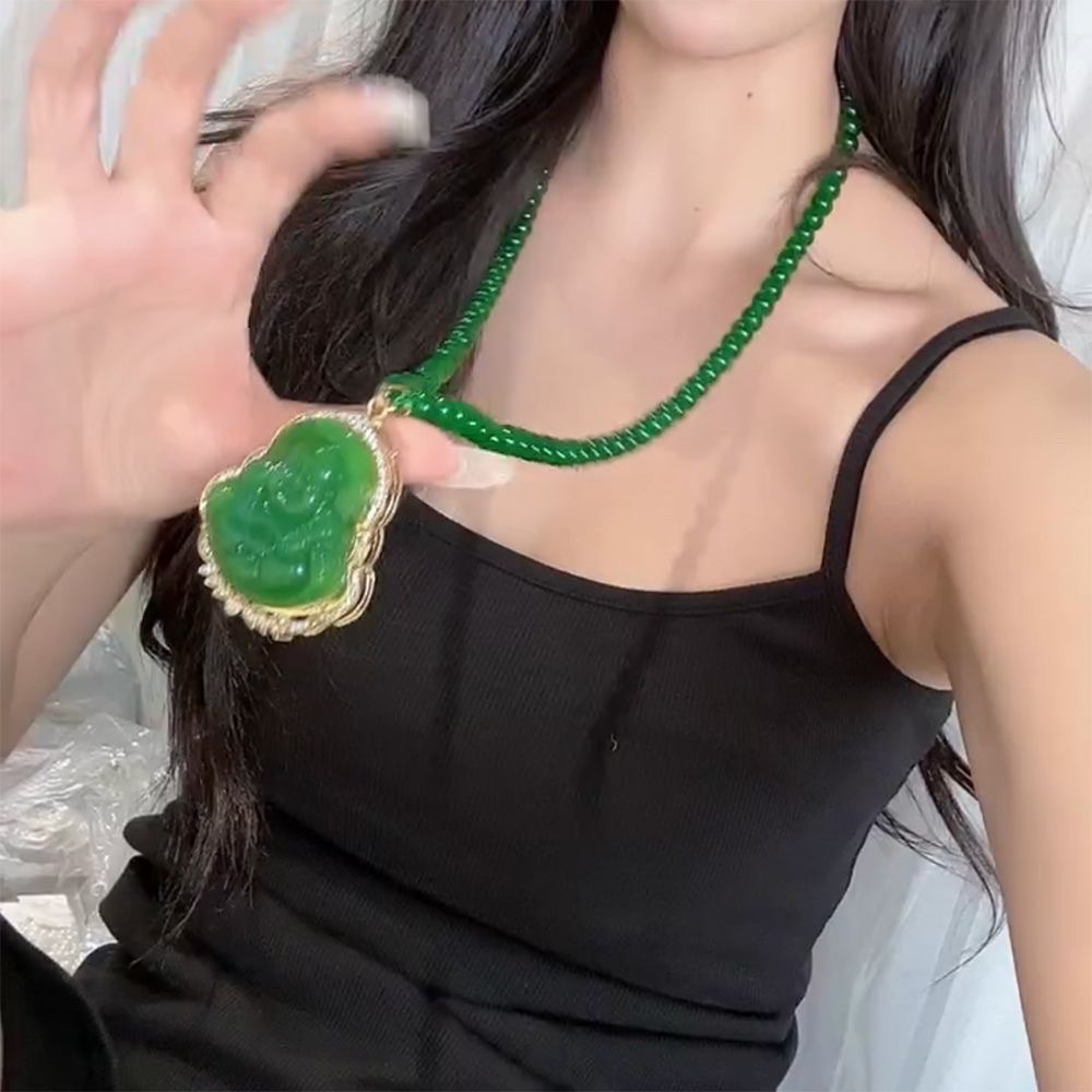 This autumn and winter collection features a green smiling Buddha sweater necklace, hoodie chain, and a unique design. It is a fashionable long accessory Application Scenario