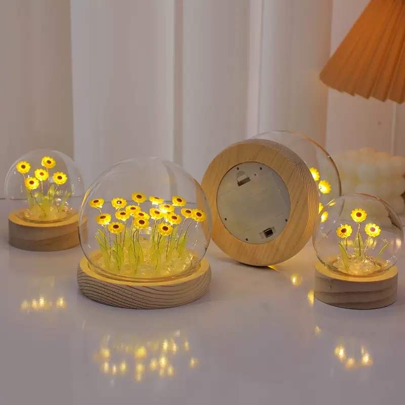 Sunflower night light detail image 4