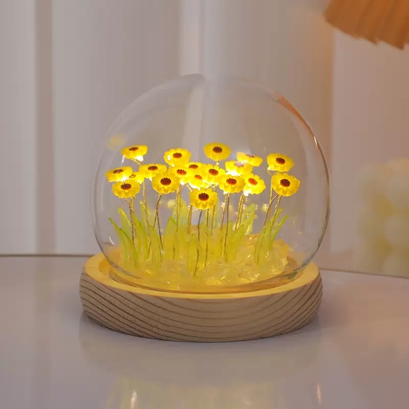 Sunflower night light detail image 3