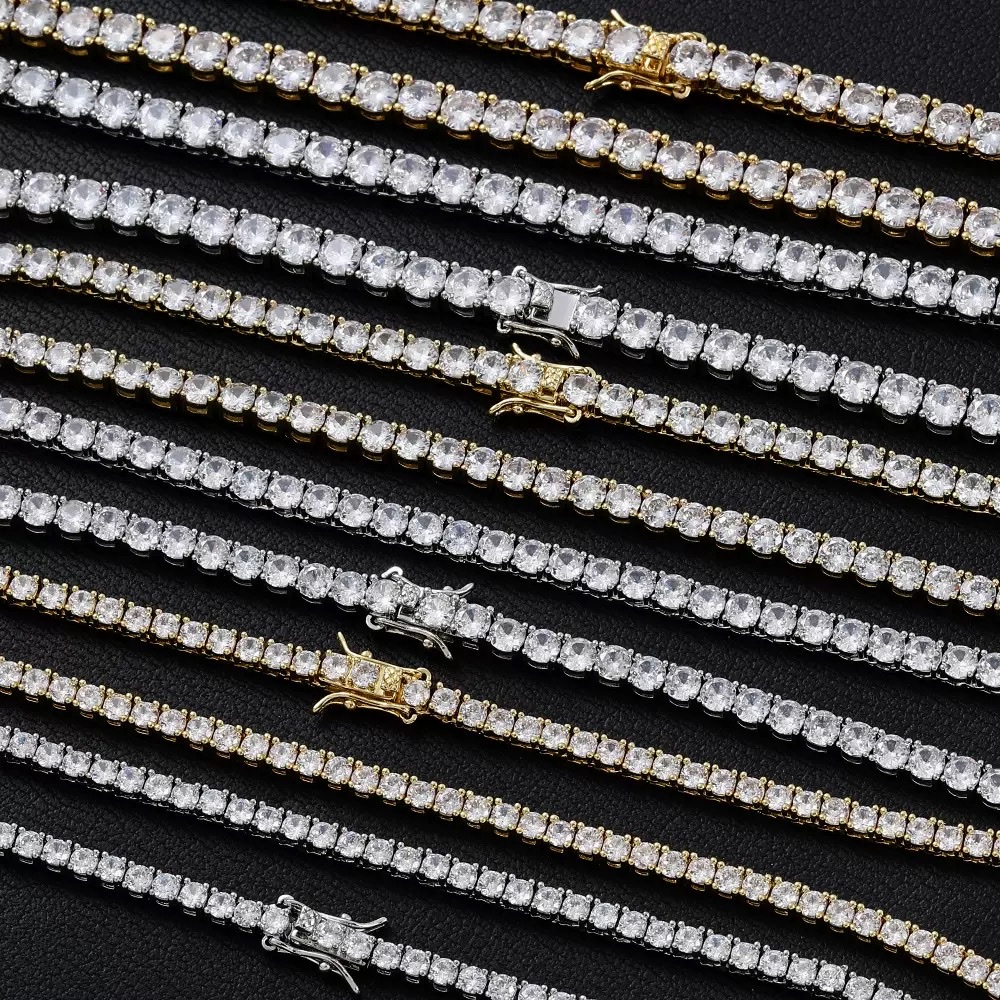 This 18k gold jewelry piece set with sand gold Cuban chain zircon is fashionable, versatile and exquisite. It is a perfect gift for both women and men detail image 5