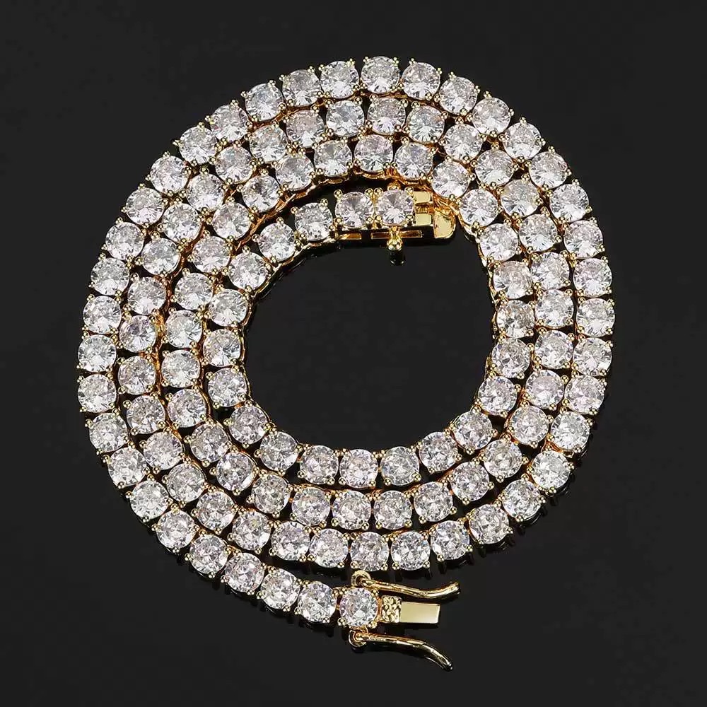 This 18k gold jewelry piece set with sand gold Cuban chain zircon is fashionable, versatile and exquisite. It is a perfect gift for both women and men detail image 2
