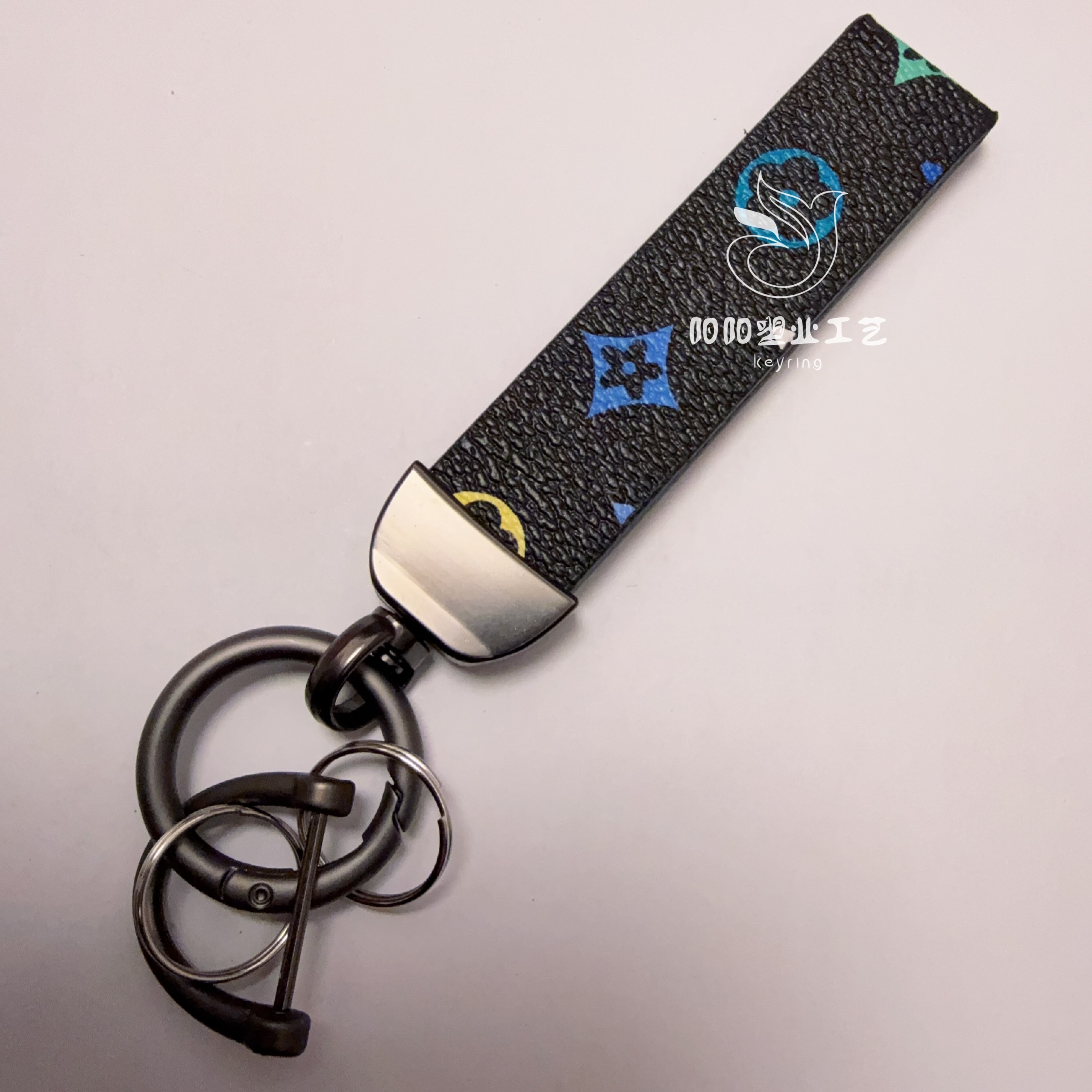 钥匙扣手工牛皮钥匙扣挂件真皮可压印logo高品质挂绳防丢汽车