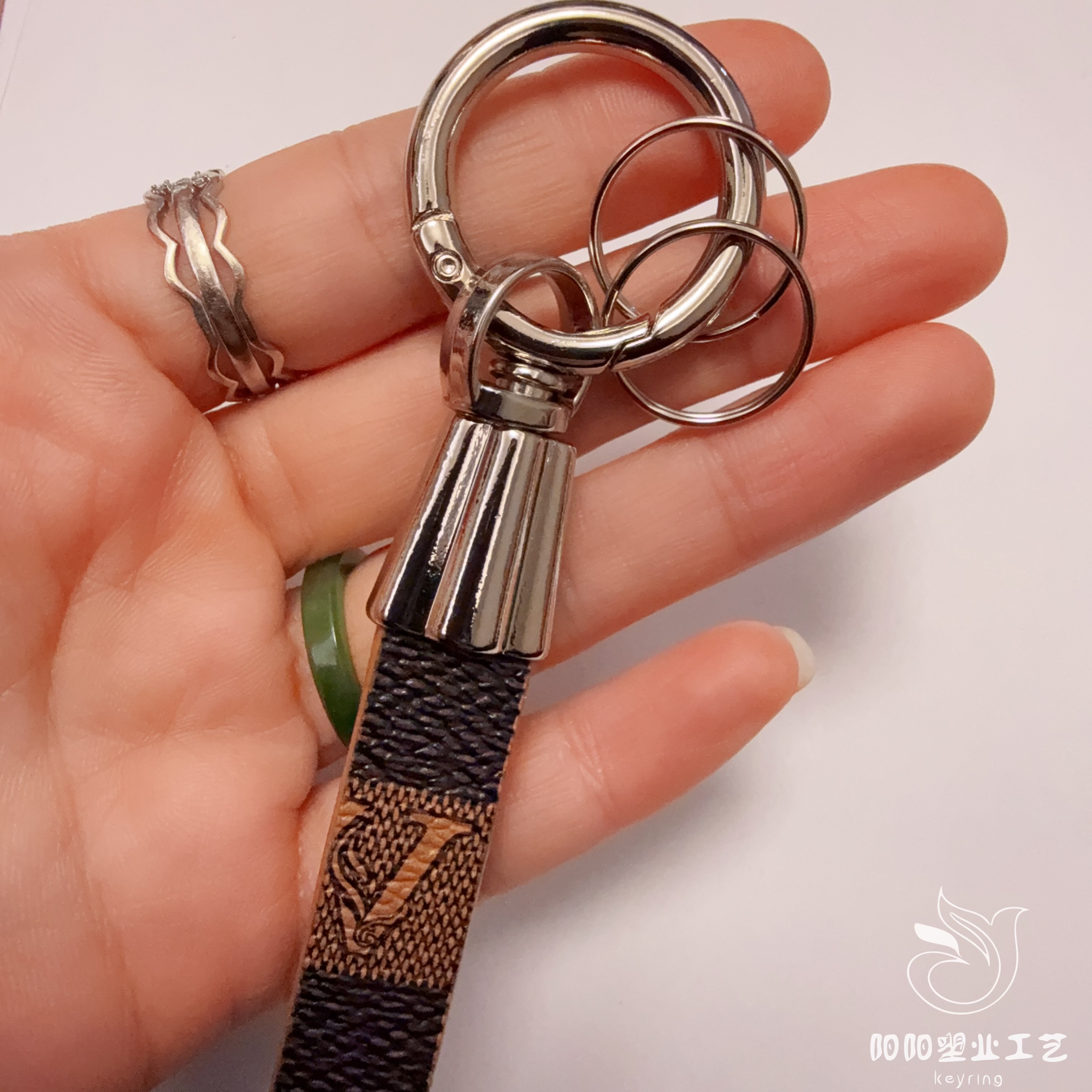 Fabricante llavero de cuero personalizado llavero de cuero regalo publicitario llave de cuero metal llavero de coche colgante Item Picture