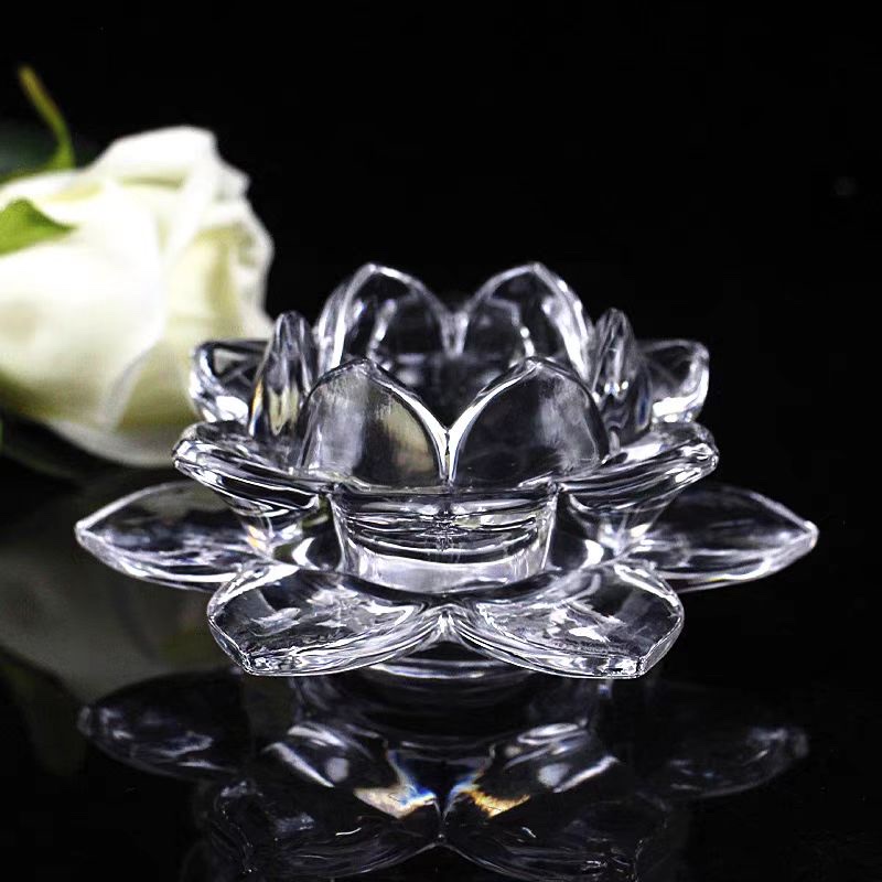Lotus candlestick, creative candlestick ornament, scented candlestick handicraft, home decoration, modern and simple candlestick display gift Application Scenario