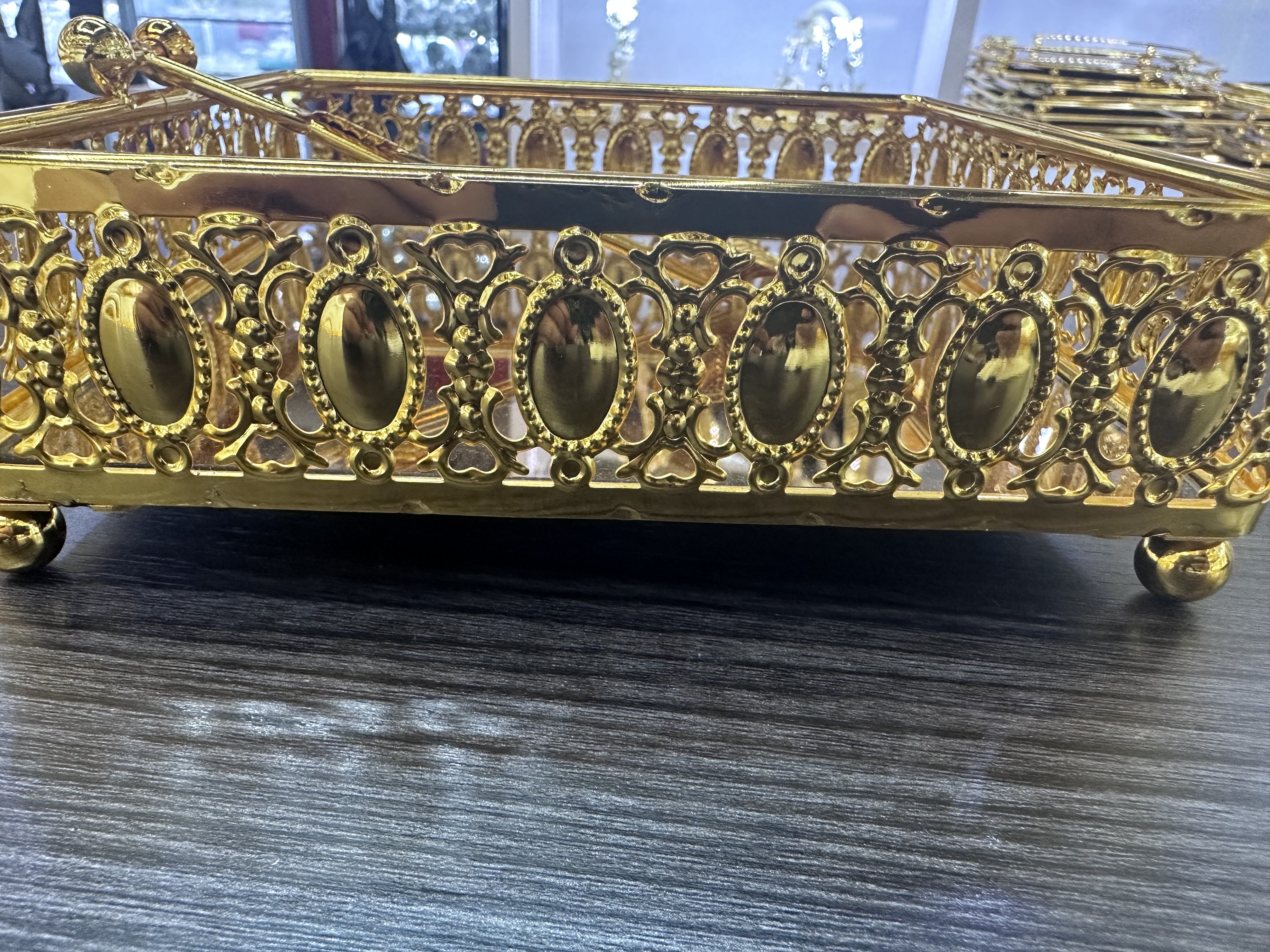 Creative ironwork napkin holder, tissue storage box, living room, home, bedroom, Western dining room, square flat paper tissue holder, handicraft Item Picture