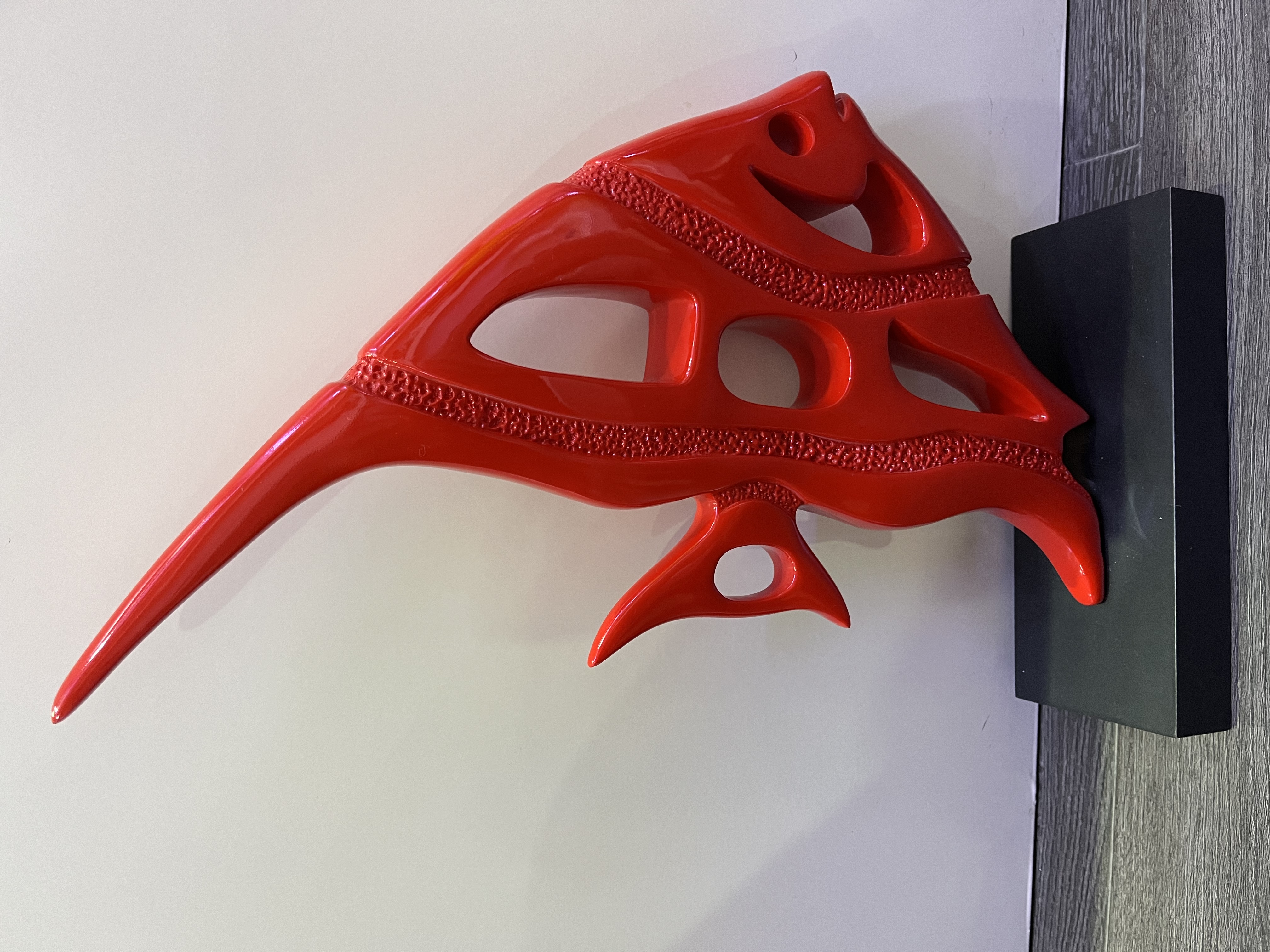 家居办公室会所酒店工艺品摆件树脂材质红色抽象鱼摆件