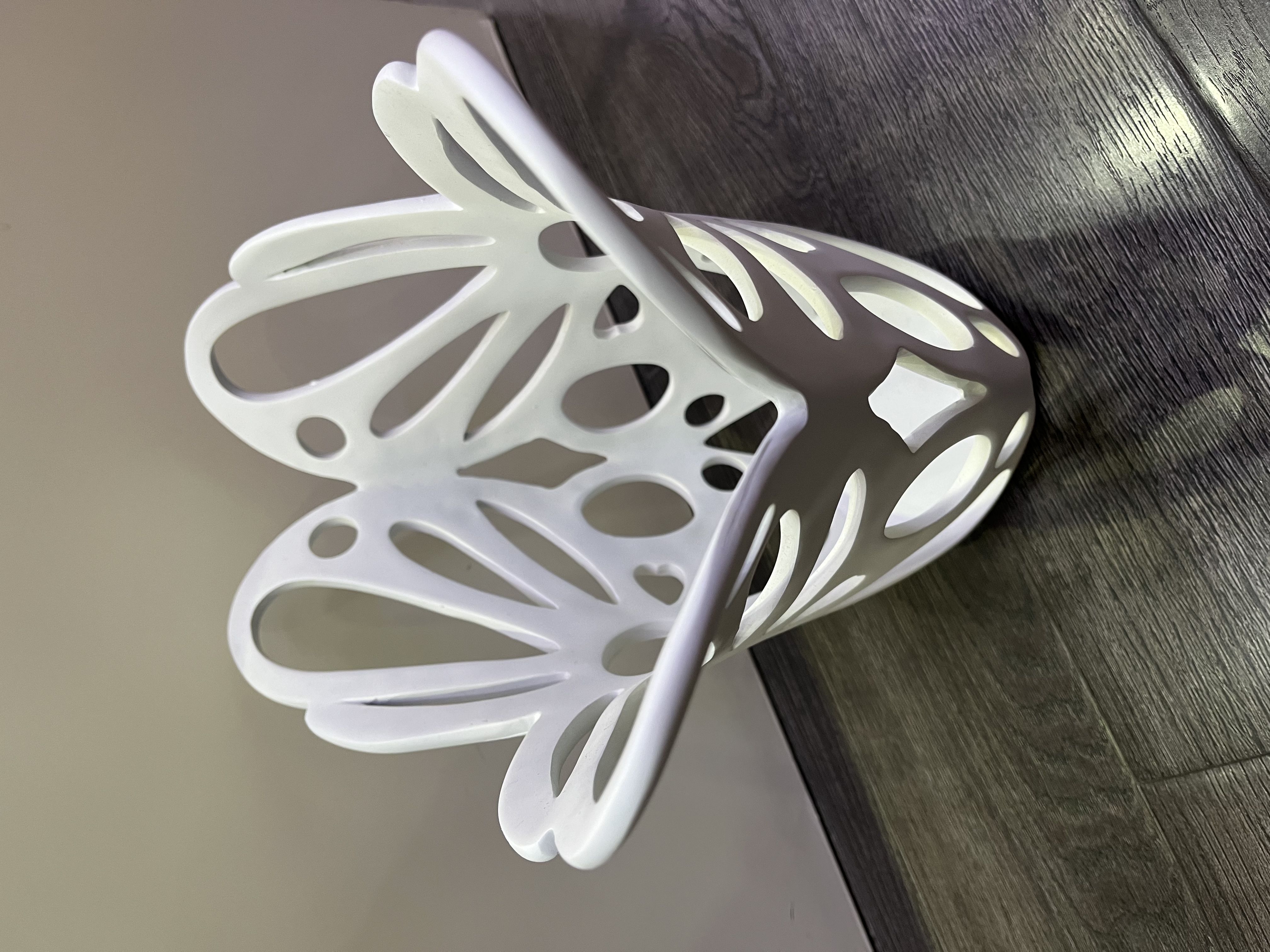 现代简约风格家居办公室会所酒店树脂工艺品摆件蝴蝶式水果篮摆件详情图3