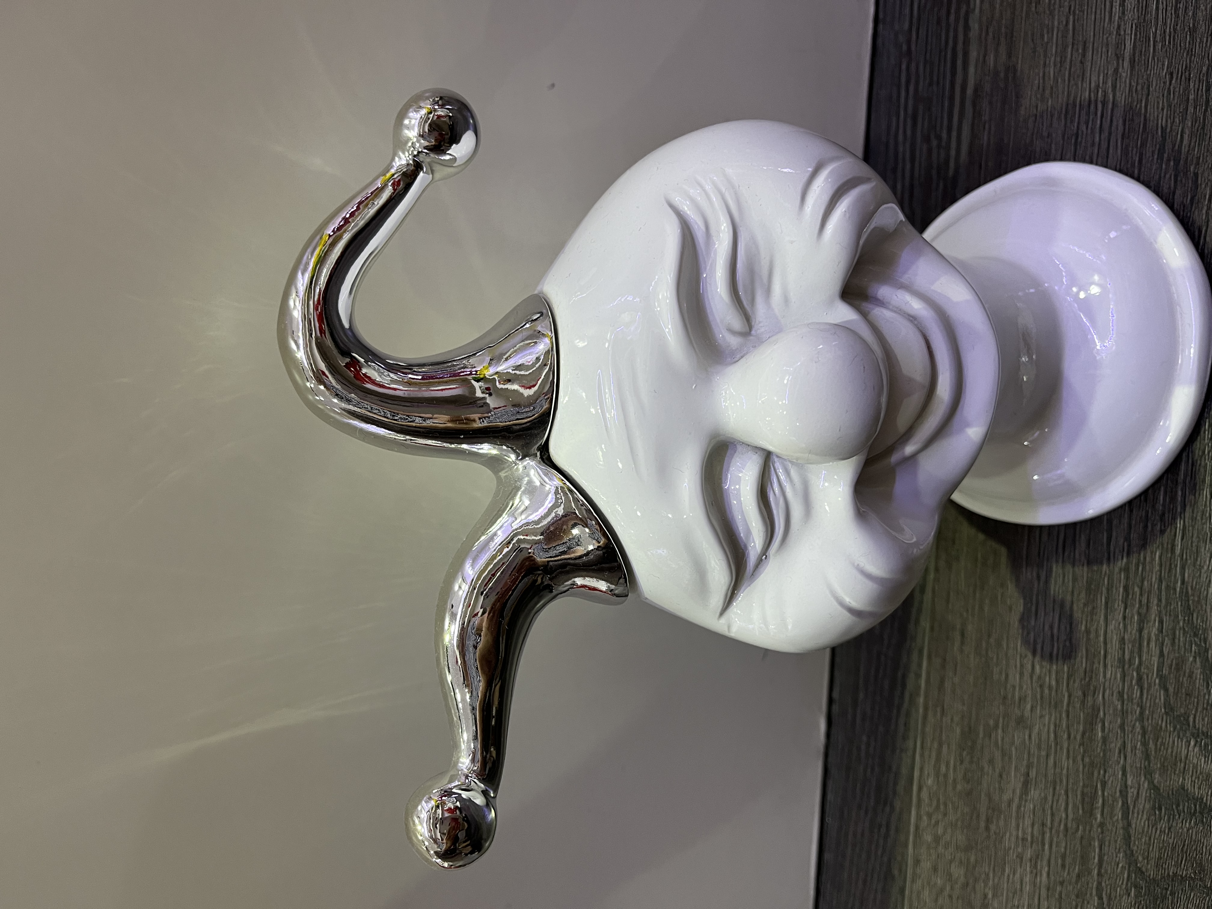 现代简约风格家居办公室会所酒店工艺品摆件树脂材质抽像人物摆件