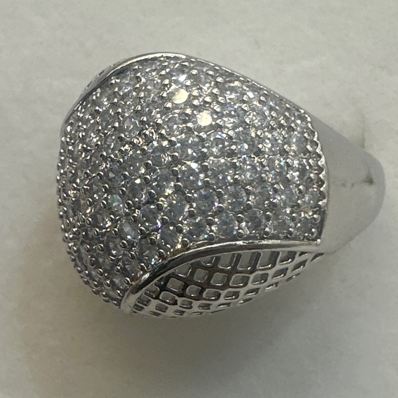 Copper micro-inlaid zircon men's and women's fashion rings details Picture