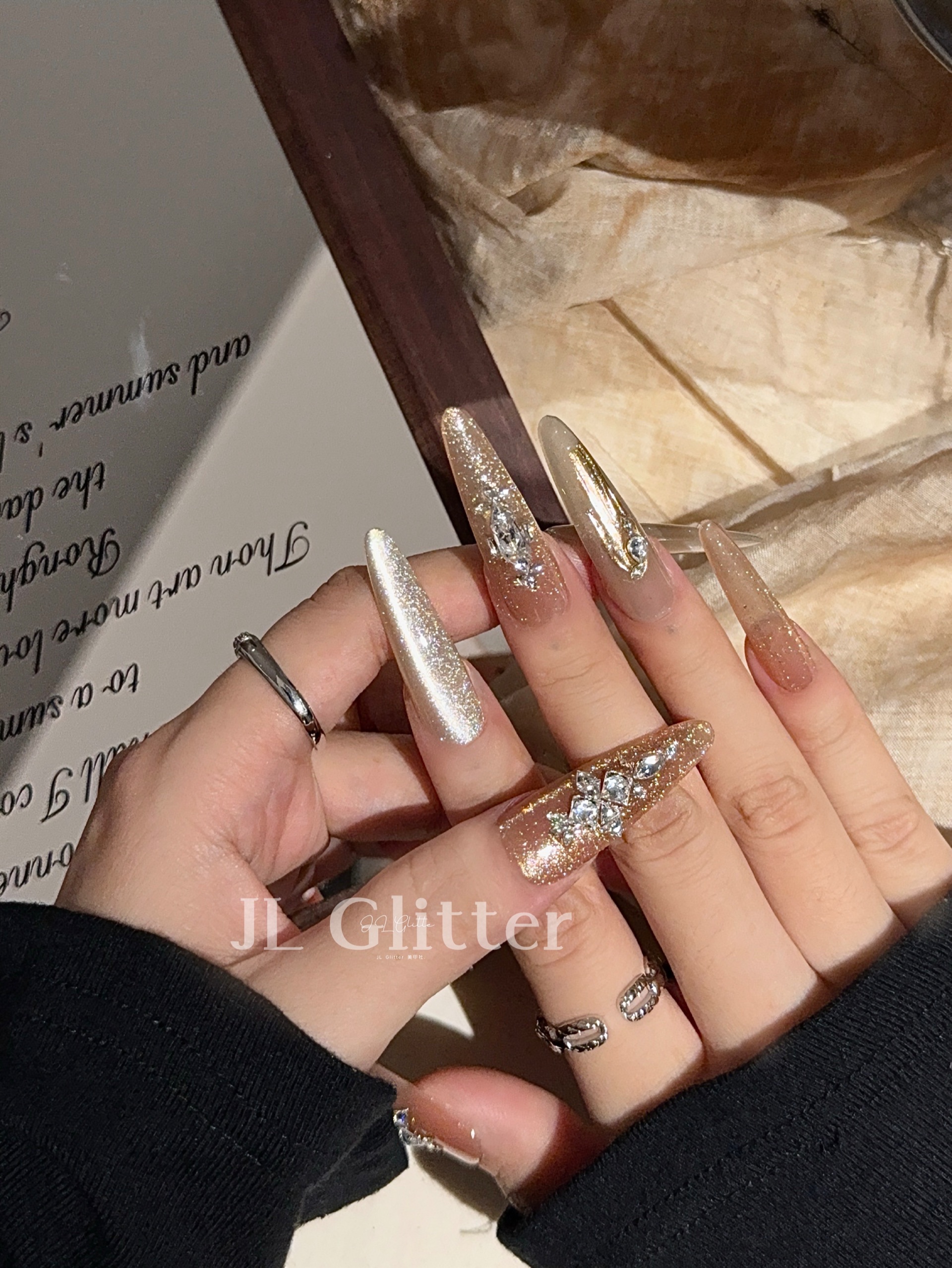 JLGlitter Golden sequined glitter pink ethereal nail nail patches, the same style of wearable nail for Internet celebrities Application Scenario