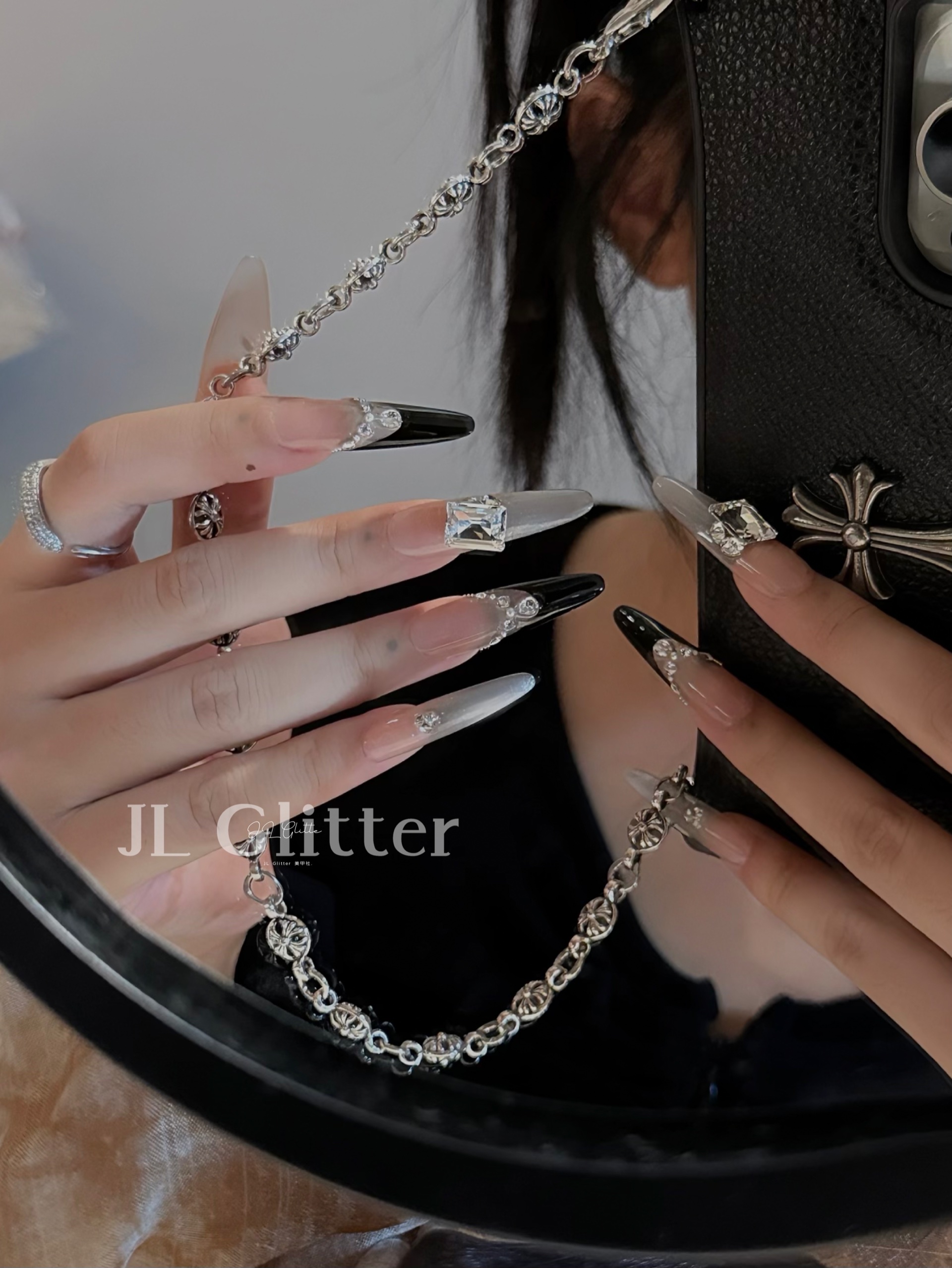 JLGlitter black dazzling diamond jewelry, personalized phototherapy nail patches, fashionable nail art, the same style as Internet celebrities details Picture