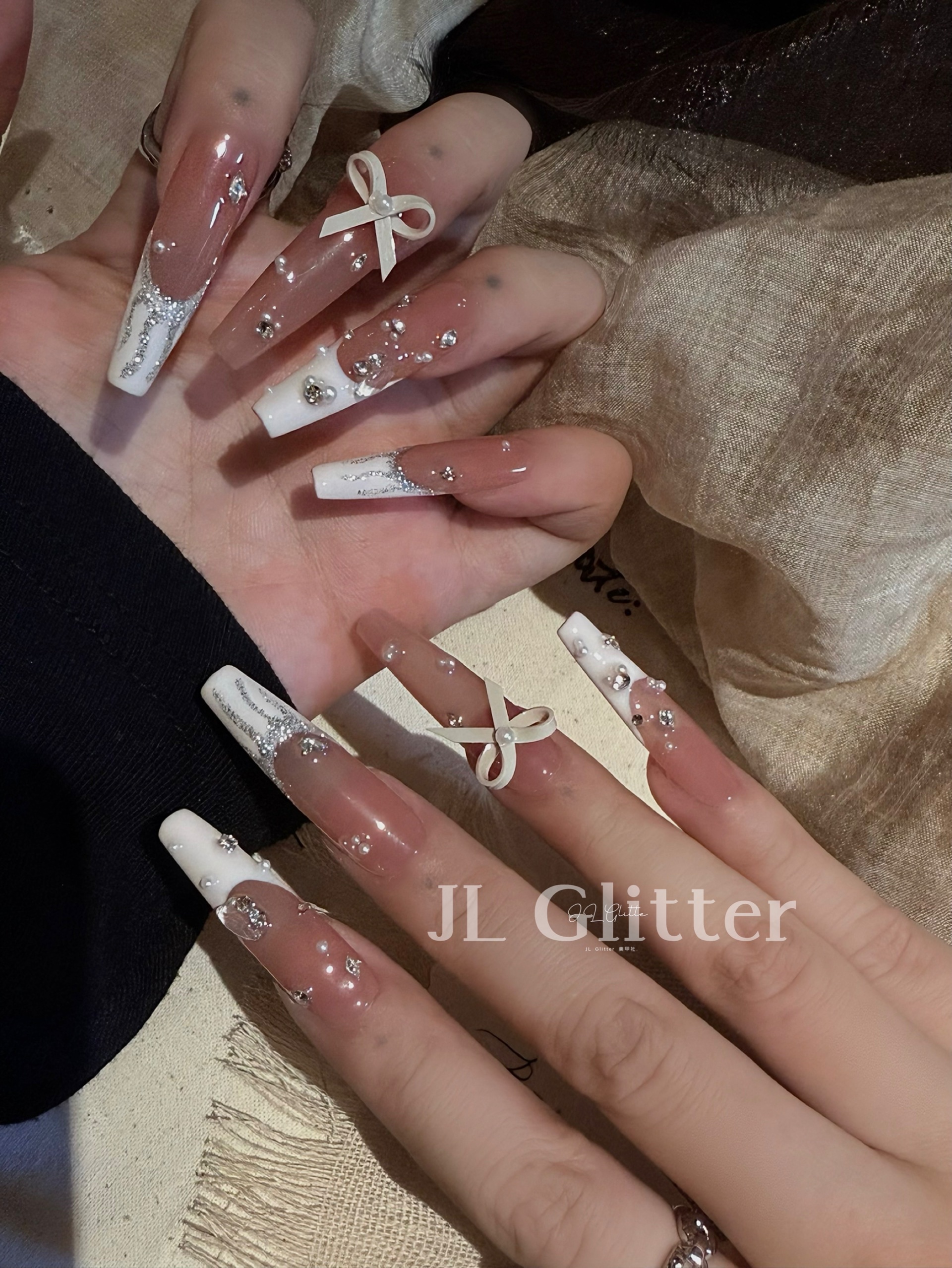JLGlitter nude French diamond sparkling ethereal nail nail patches, the same style of wearable nails as the Internet celebrity