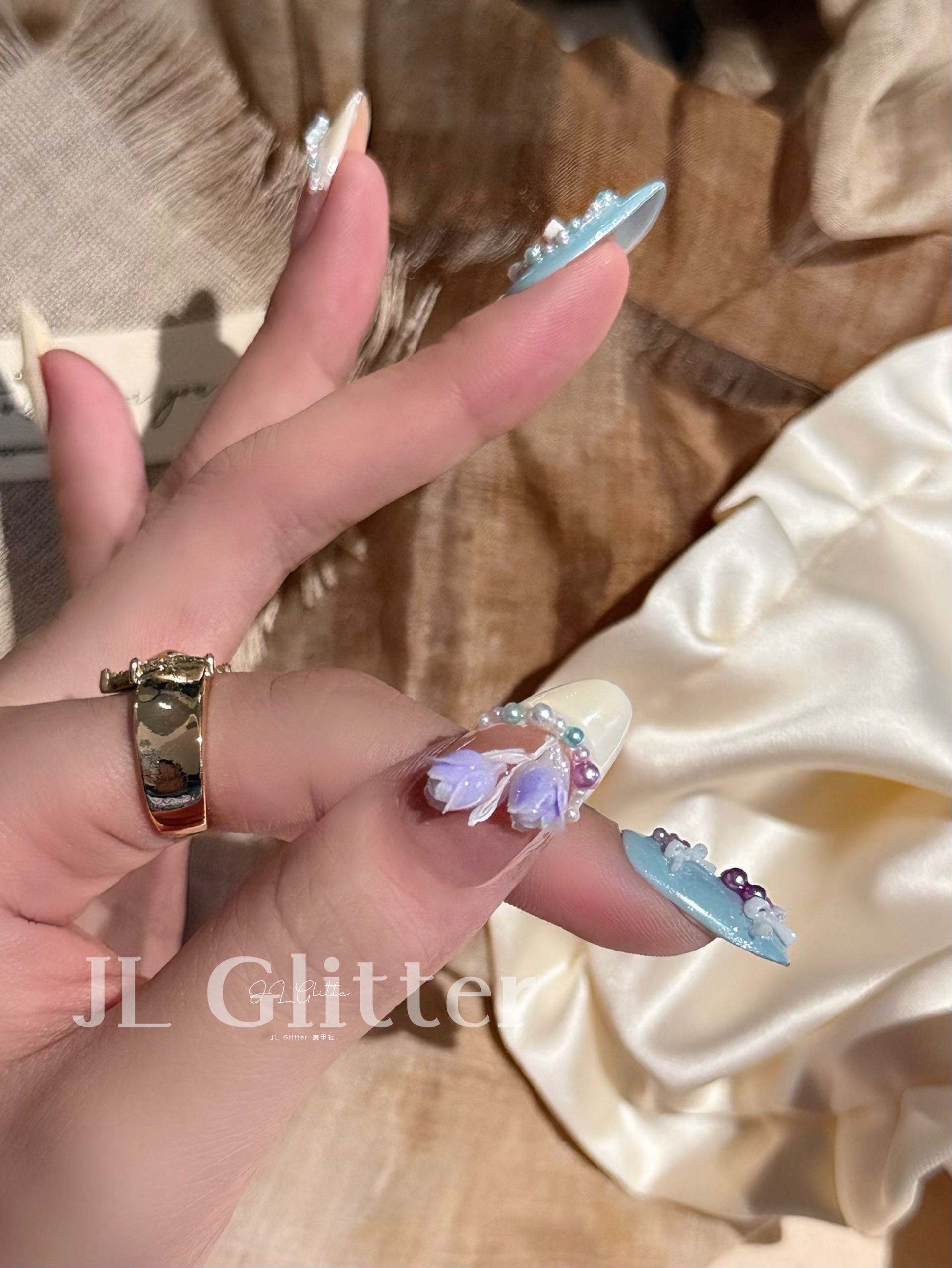 JLGlitter Blue bow custom three-dimensional flower pearl wearing armor, fairy-like princess style, the same as the Internet celebrity style Application Scenario