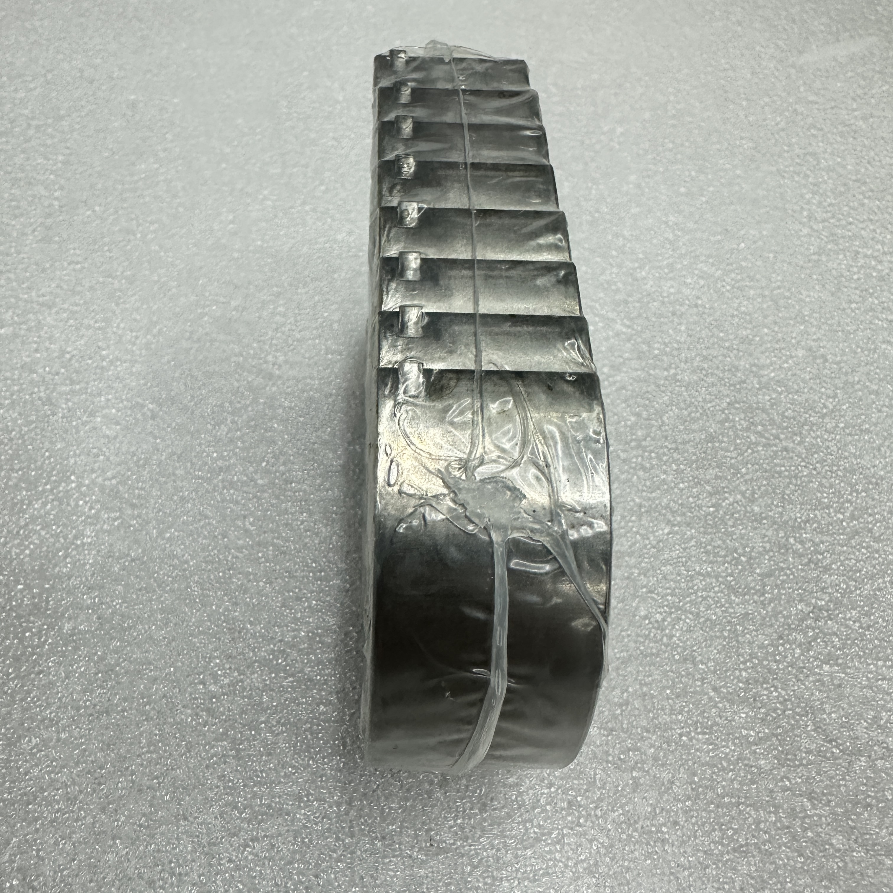 Excavator parts are suitable for YANMAR 4TNE6 engine connecting rod bearing shells 123900-03600 Specification image