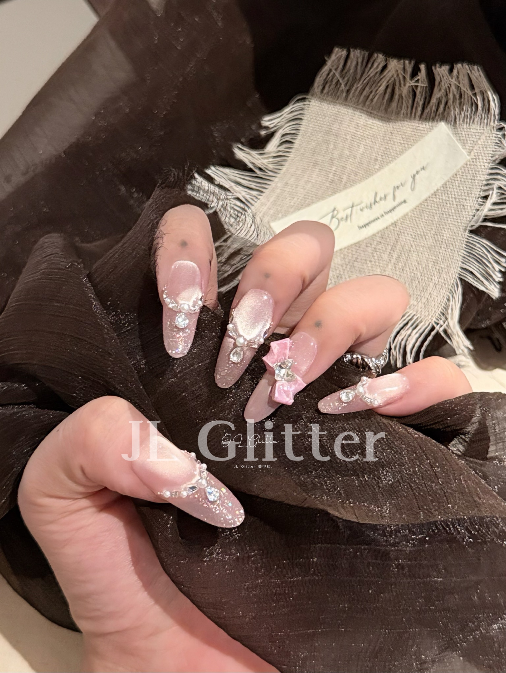 Gentle princess-style wearing armor, fashionable and high-end nail art detail image 4