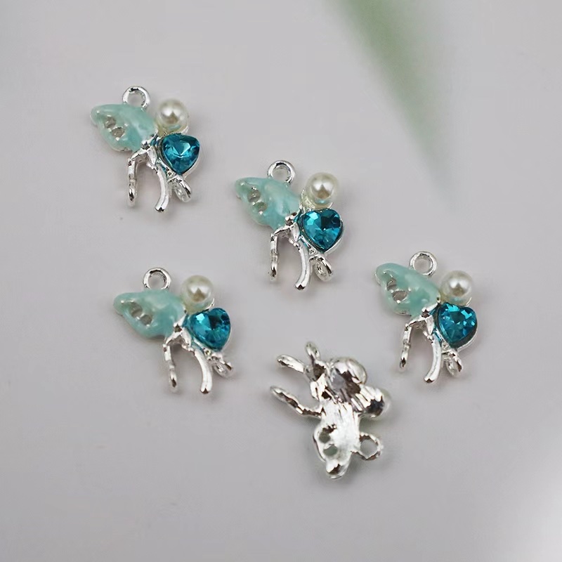 Trend 2025: Versatile and fashionable new trendy and personalized clothing, accessories, oil-dripping zinc alloy export, butterfly, dragonfly, leaf style diy diamond-encrusted color-retaining bracelets, earrings, hair accessories Application Scenario