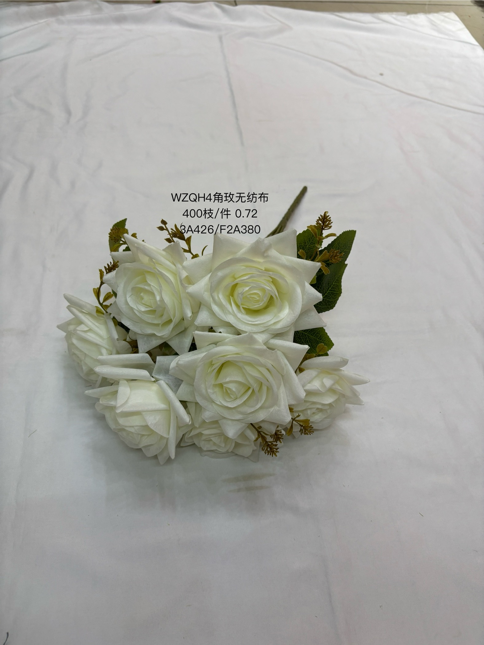 Imitation reed plants, rose, artificial gladiolus, Phalaenopsis, rose, vine, fern plants, decorative ornaments, home living room green plants, artificial flowers, artificial ferns, artificial ferns Application Scenario