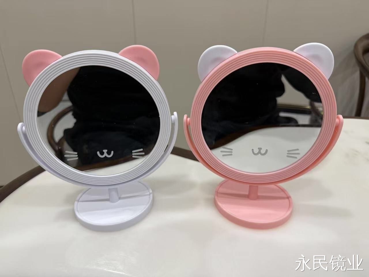 镜子/镜梳/化妆镜台镜/掐痘镜/木质化妆镜白底实物图