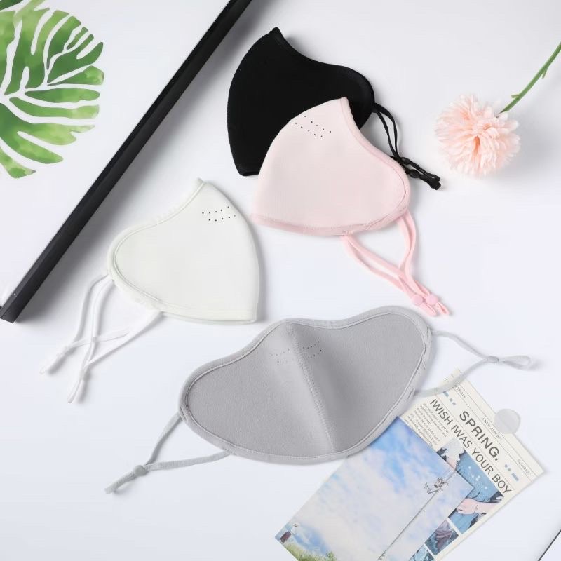 This winter's popular warm mask is made of fashionable velvet and can be adjusted for both men and women Item Picture