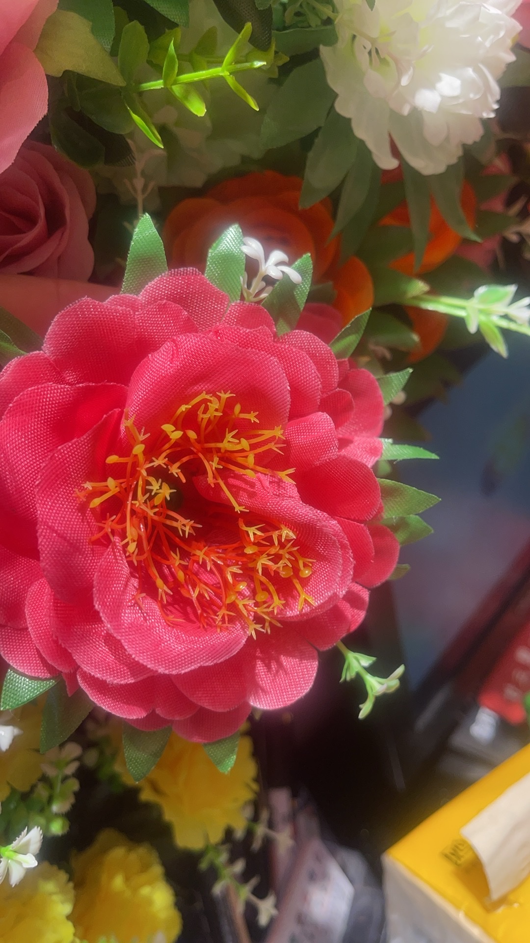 带花芯玫瑰花，5叉，7叉，颜色鲜艳齐全，清明花和外贸出口热销商品