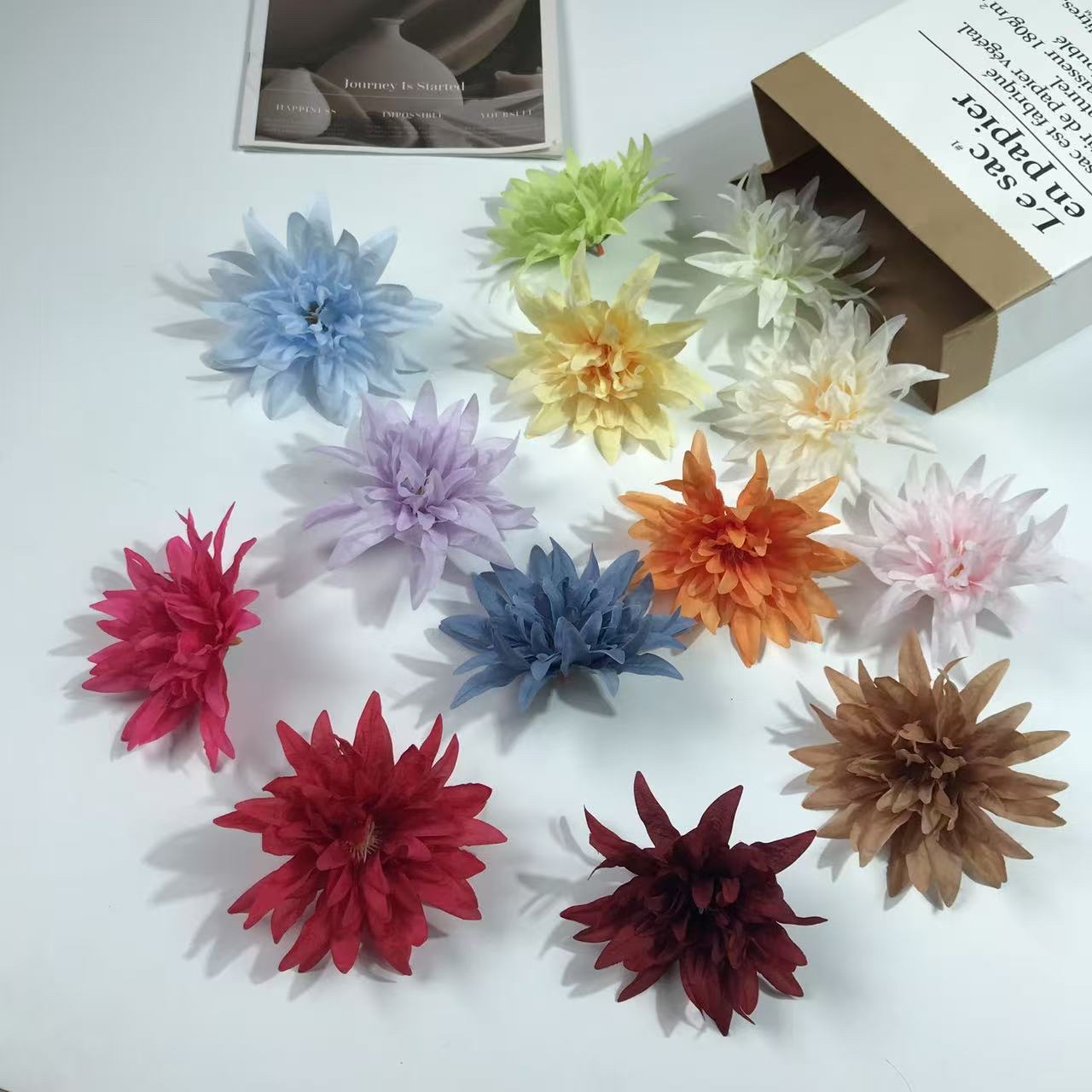 Chrysanthemums, flame chrysanthemums, artificial flowers, silk flowers, opera fans, decorative hairpins, flower garland, flower walls, wedding tables, flower arrangements, artificial flowers