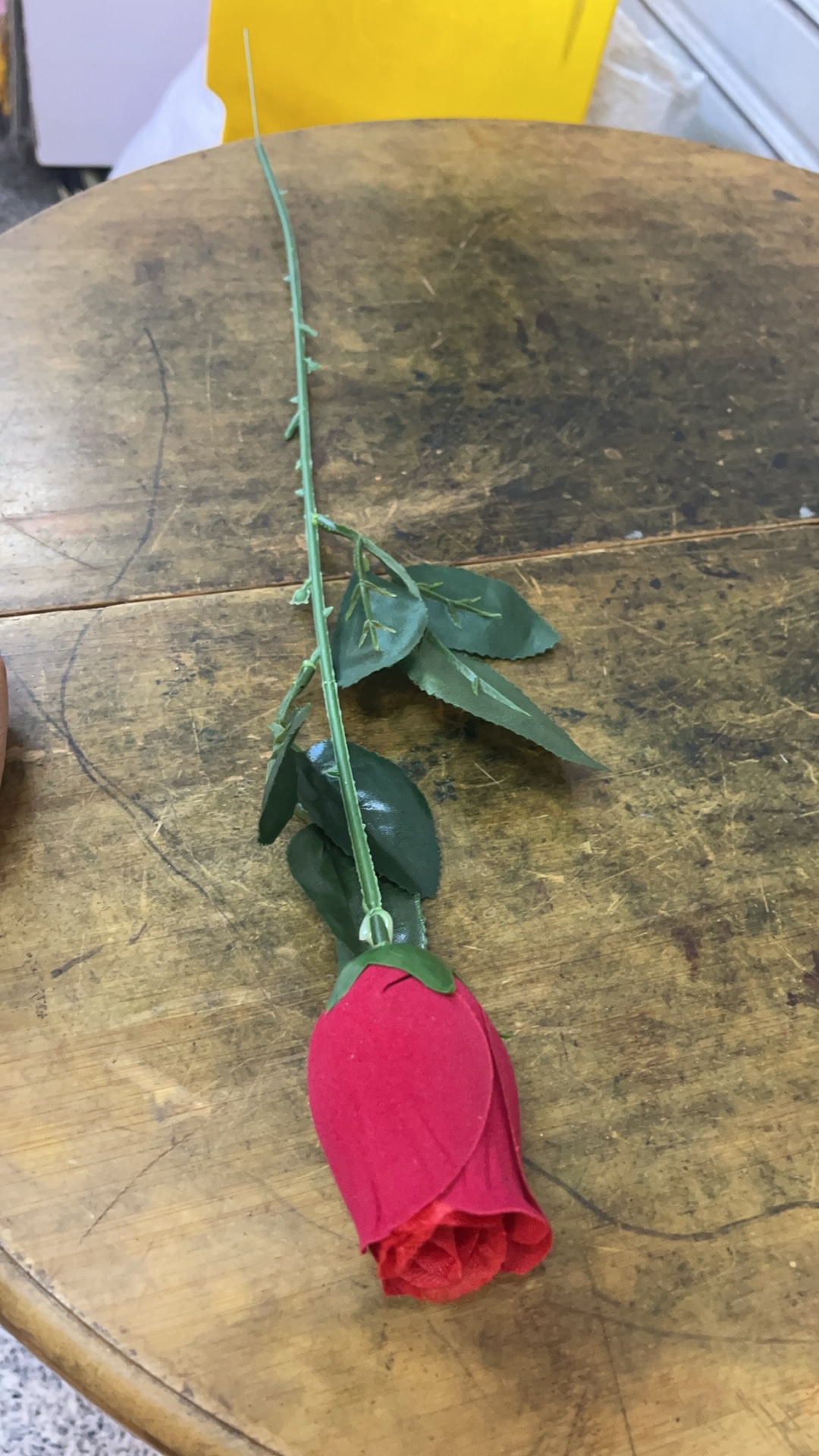 玫瑰花单支绒布，情人节热销产品，颜色鲜艳明亮，齐全，大小量度均可定制