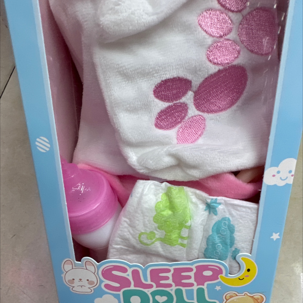 搪胶身体。冬款迷你版小睡哇。搭配纸尿裤和塑料奶瓶。娃娃时尚精品芭比娃娃时尚精品换装详情图2