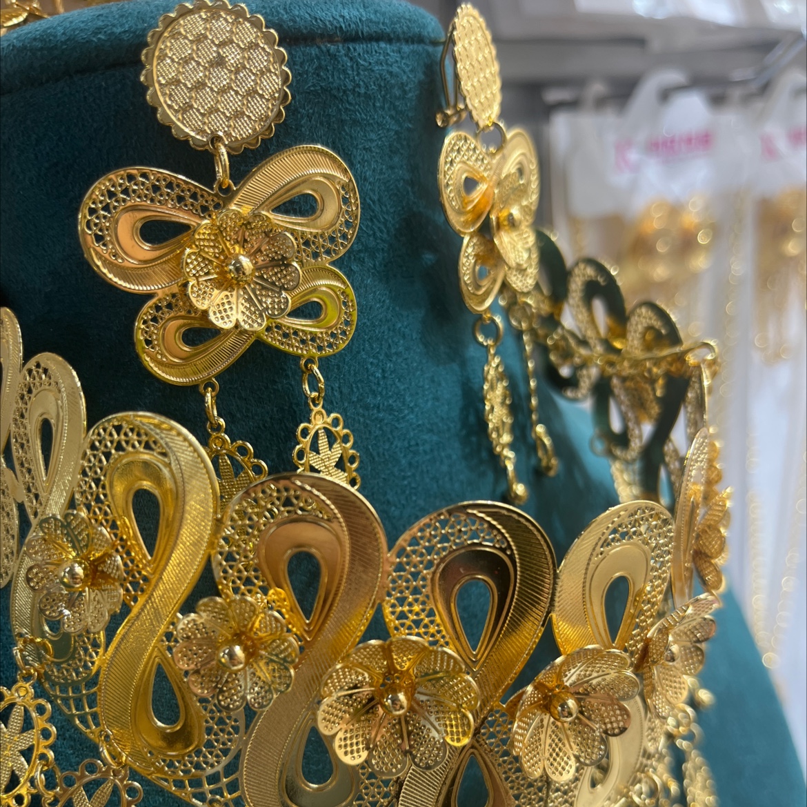 新中式金色时尚优雅百搭女士项链潮流首饰项链产品图