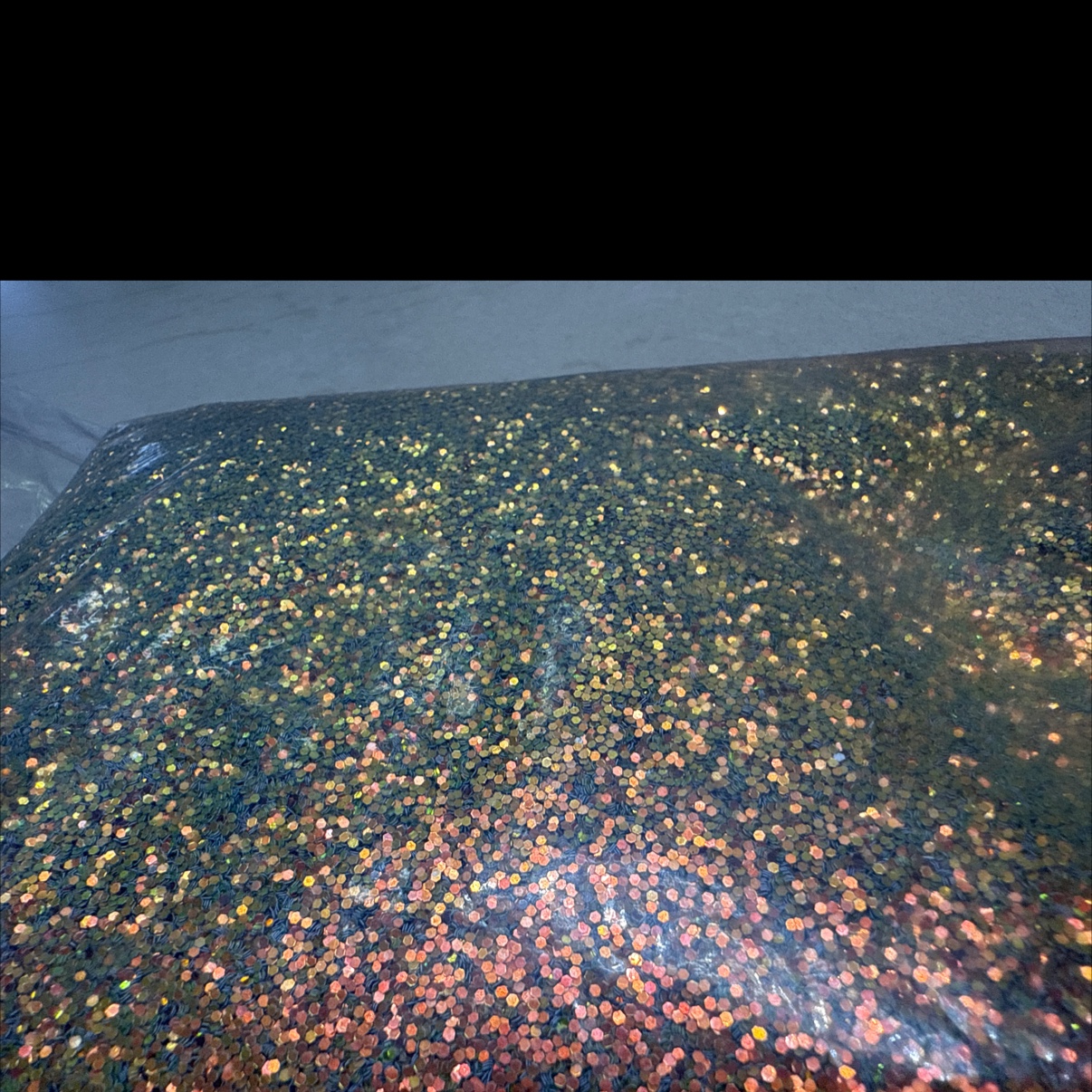 黄金海岸，颜色鲜艳，六角折射更亮，用于工艺品、服装、鞋子等等用途！细节图