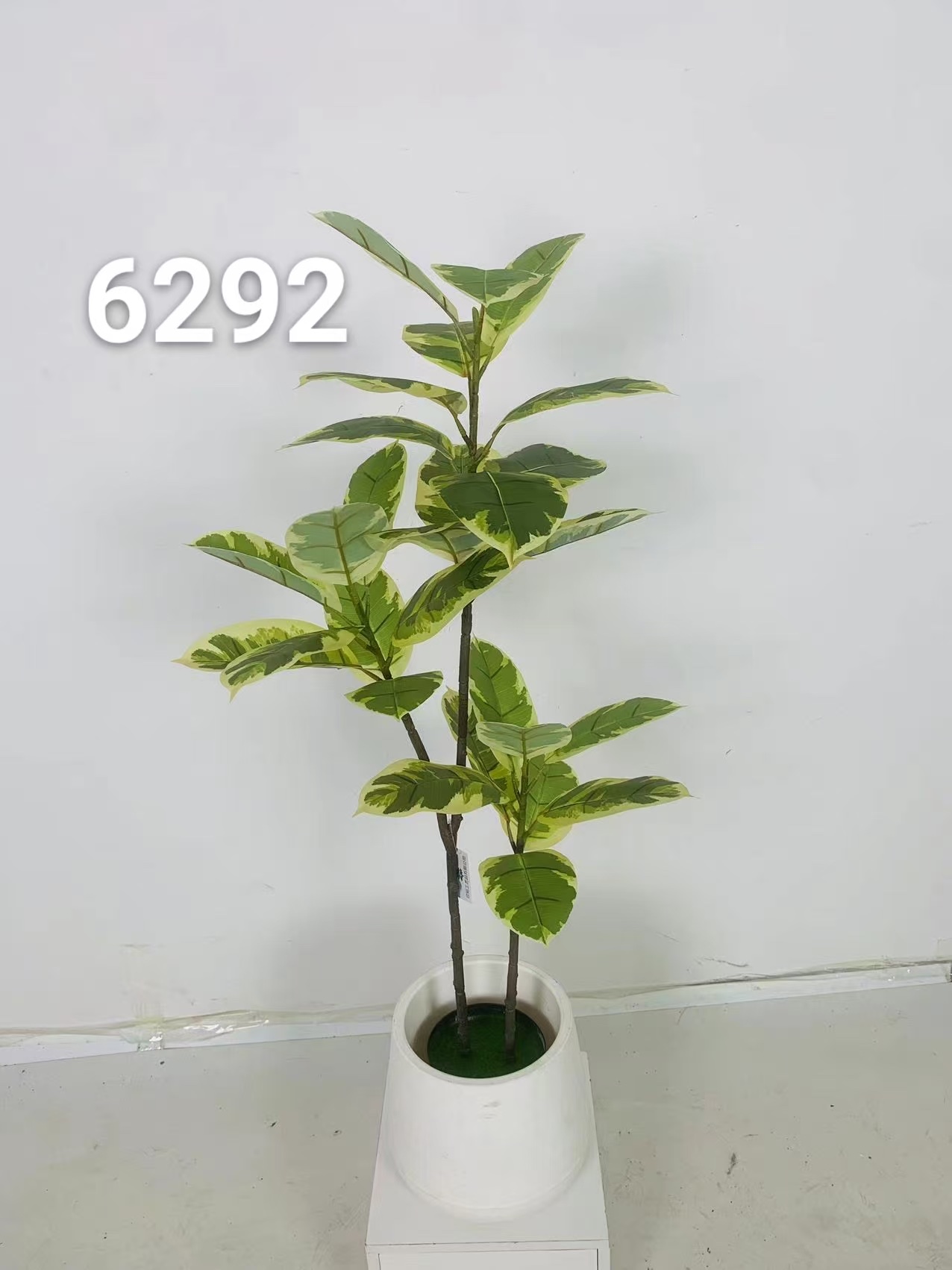 Artificial plants, rubber-leaf green plants, indoor decoration artificial green plants Application Scenario
