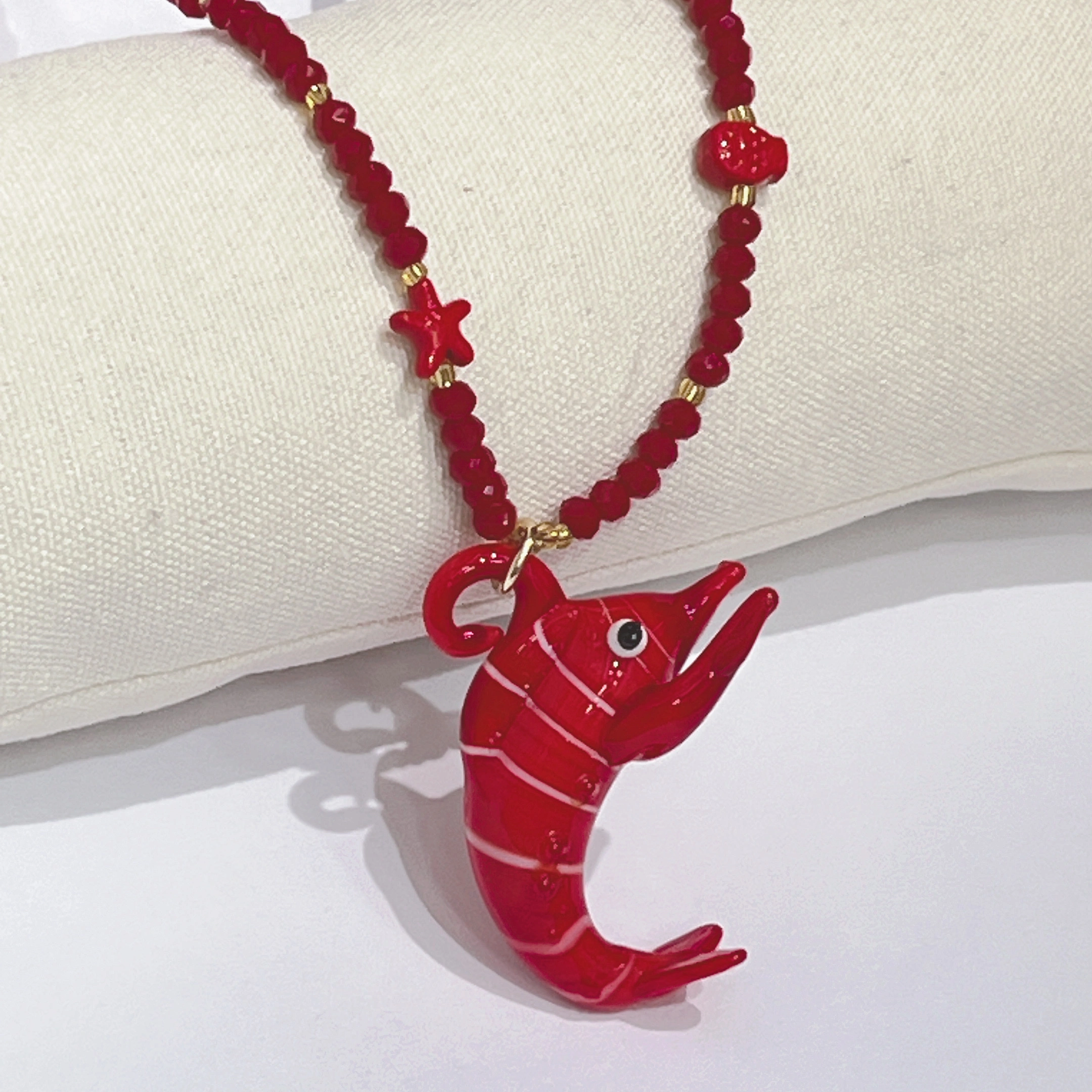Yunyi's red lobster necklace is a seafood accessory with an exaggerated personality and a cute glass necklace detail image 7