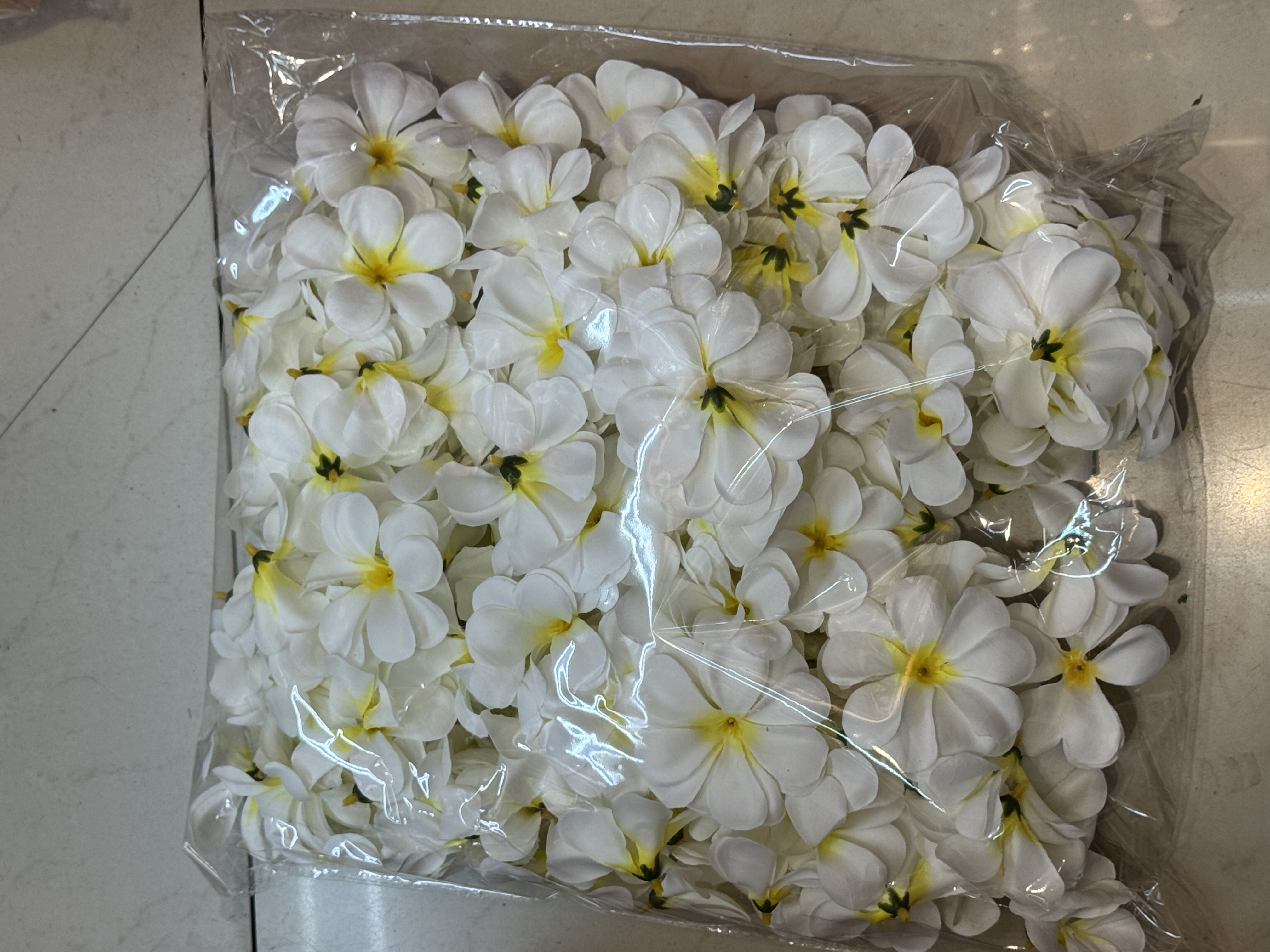 7cm artificial frangiophora flowers, individual flower heads, wedding silk flowers, DIY decorative flower accessories, materials Application Scenario