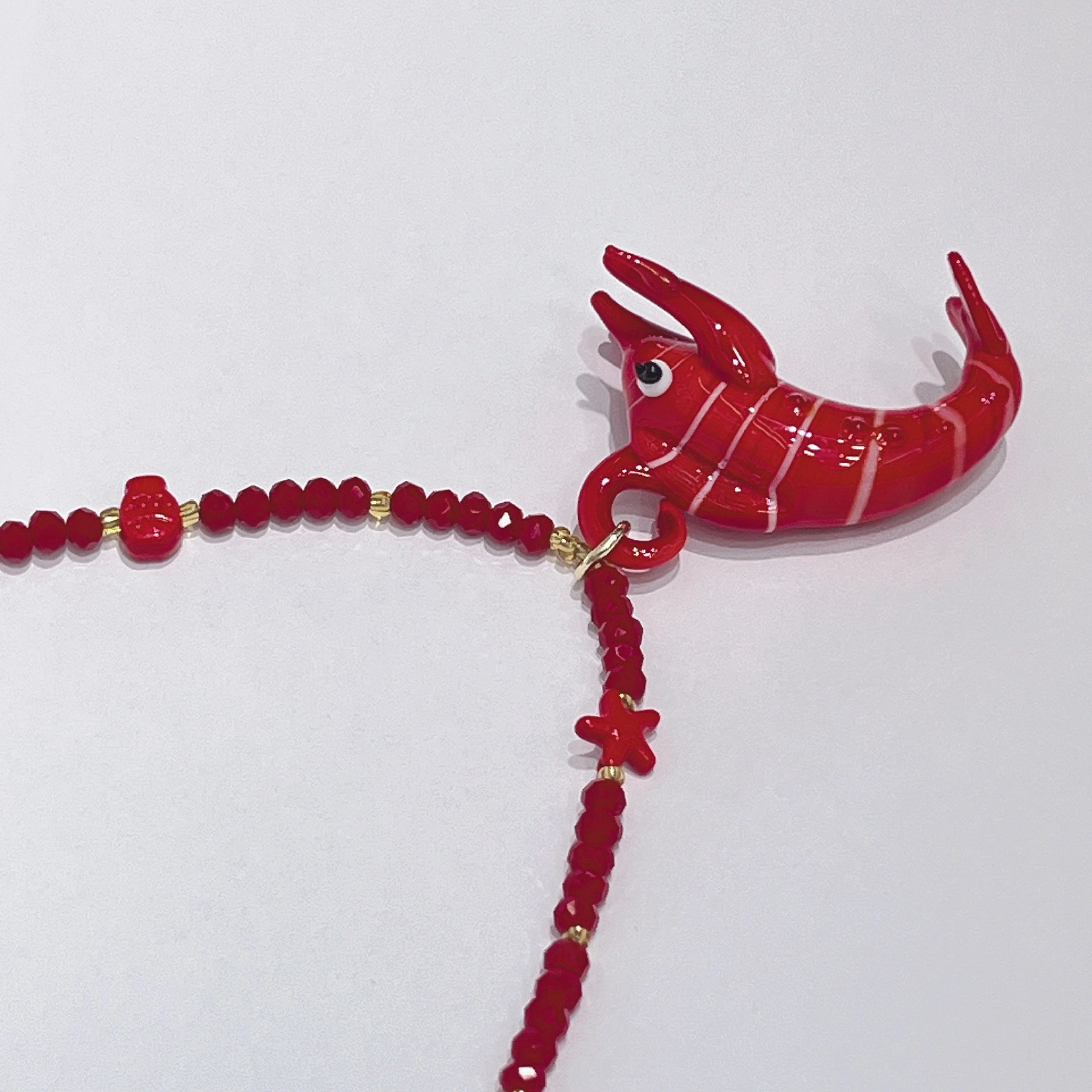 Yunyi's red lobster necklace is a seafood accessory with an exaggerated personality and a cute glass necklace detail image 3