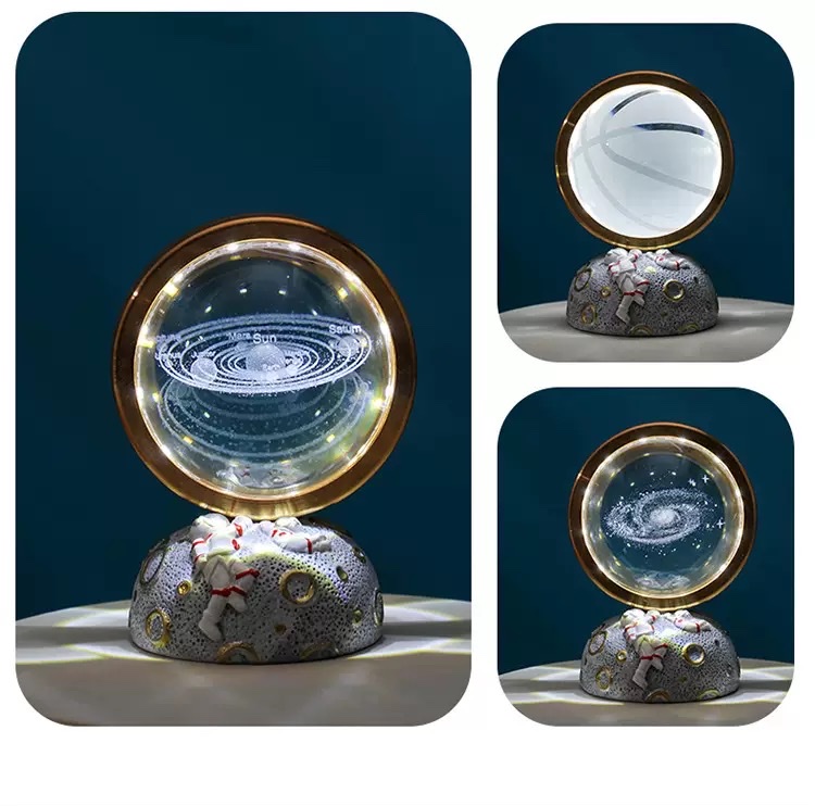 Astronaut Crystal Ball Night light detail image 15