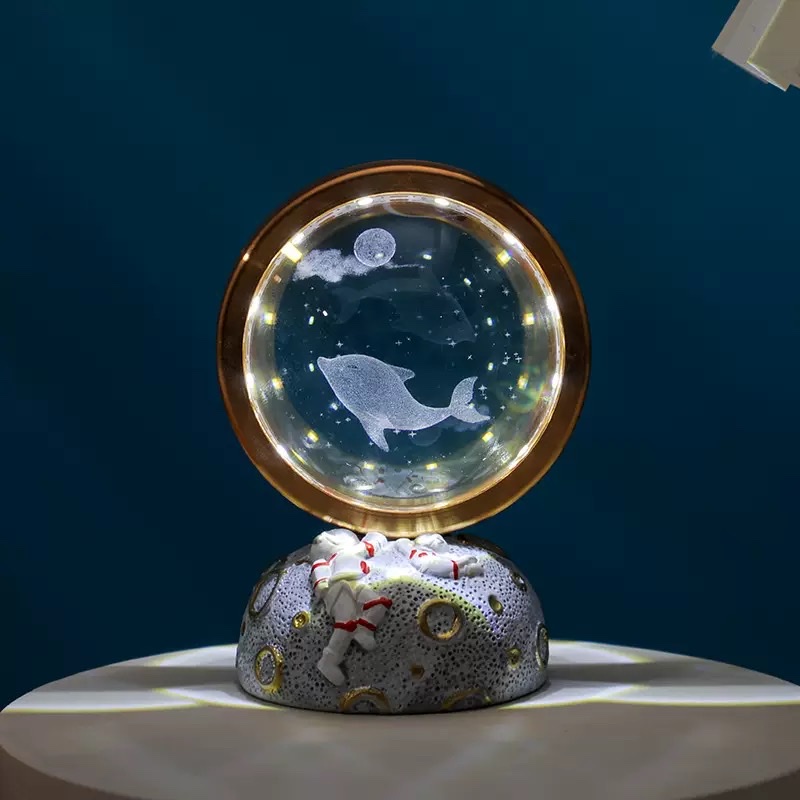 Astronaut Crystal Ball Night light Application Scenario