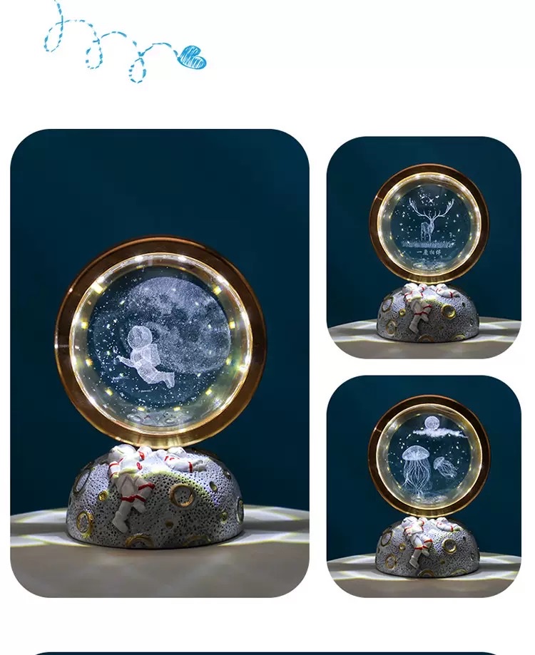 Astronaut Crystal Ball Night light detail image 11