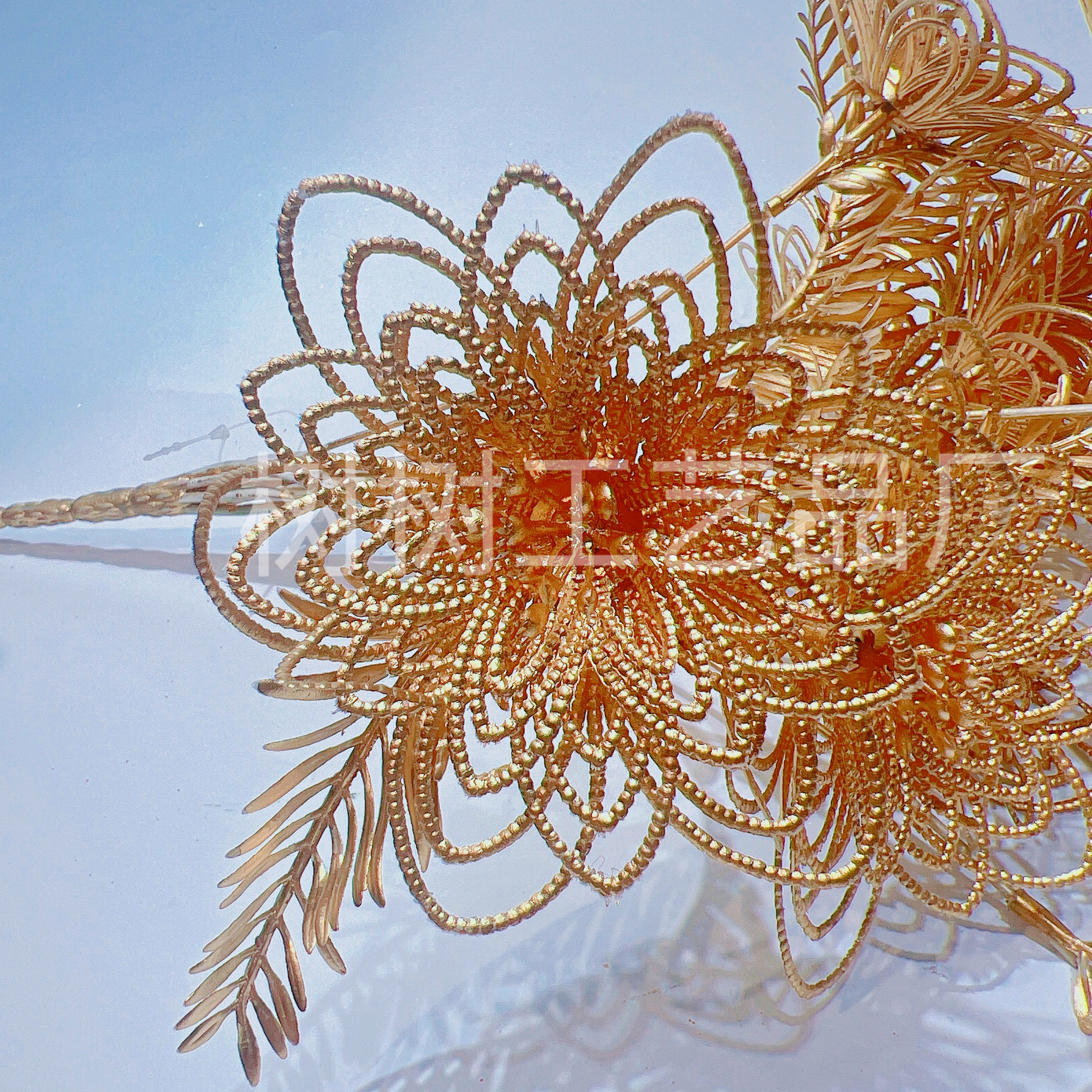Golden pearl artificial flowers, handcrafted flowers, Christmas flowers, home decoration flower accessories, Christmas flower decoration accessories, bouquets, plastic flowers, artificial flowers, plastic Specification image