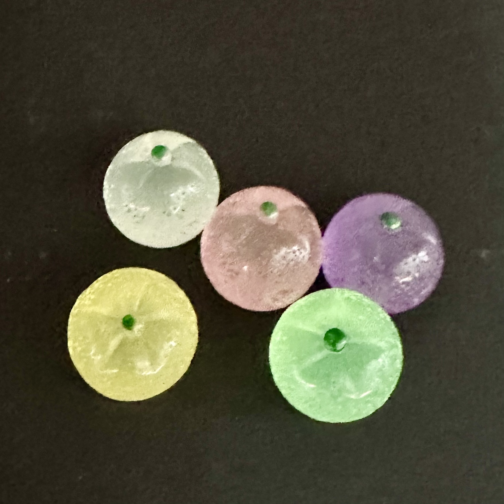 Simulated fruit resin accessories, flat three-dimensional hair accessories, mobile phone stickers, diy crocs, supermarket and convenience store mini handmade apples, biting oranges, tomatoes, peaches, strawberries, luminous miniature landscape ornaments, 500 pieces in a package detail image 8