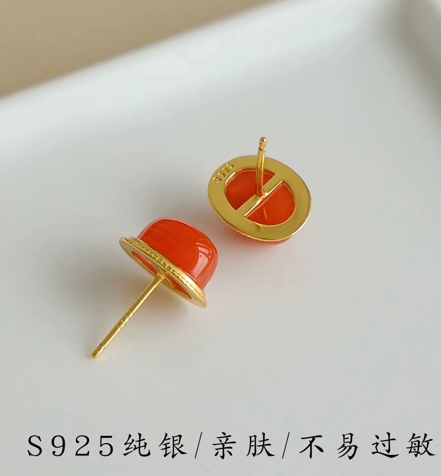 Natural Nan Hong earrings, women's Baoshan ice red earrings, Nan Hong agate stud earrings, 925 sterling silver elegant earrings, red festive accessories for the zodiac year, gifts Item Picture