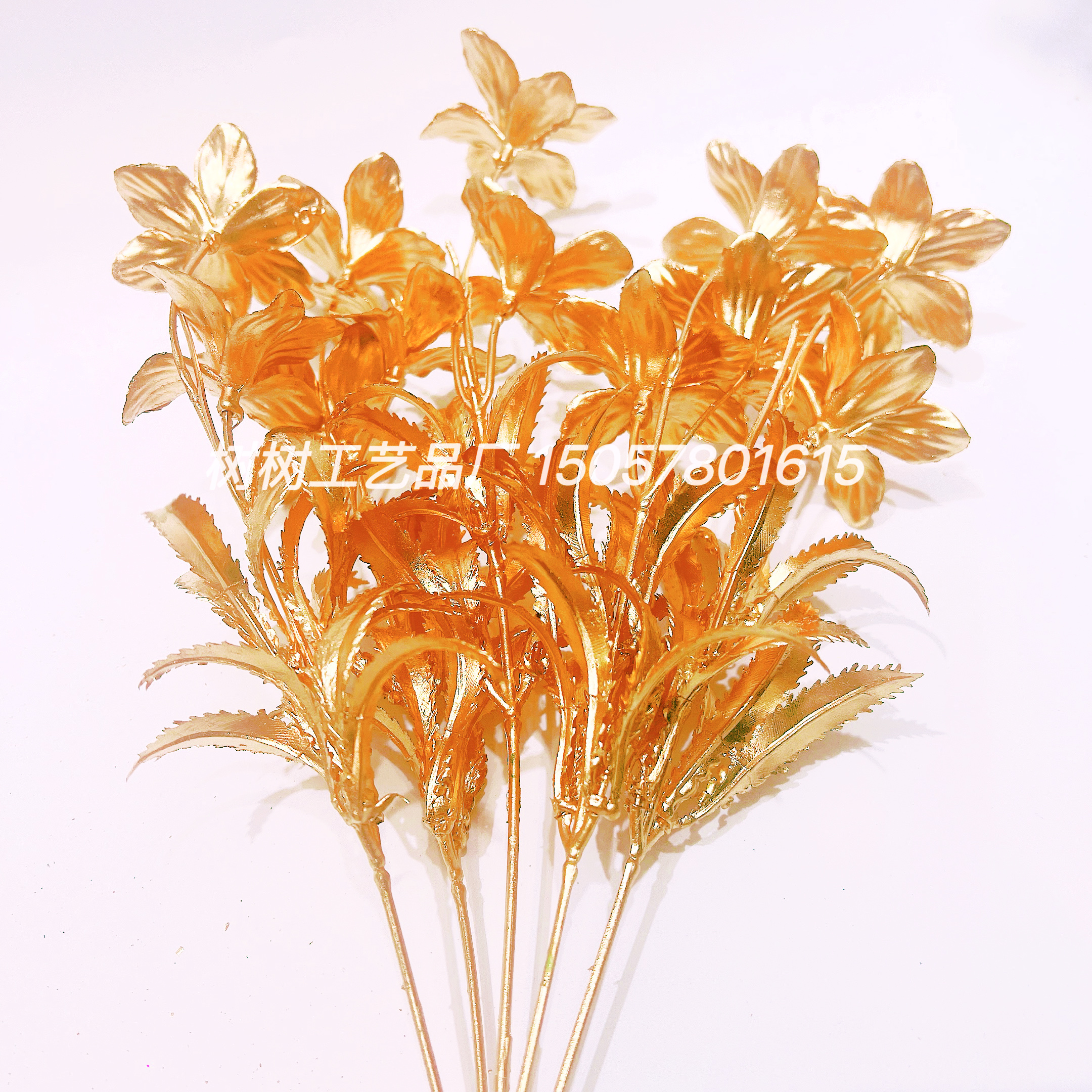 Golden camellia artificial flowers, Christmas flowers, handcrafted artificial flowers, decorative accessories, Christmas flower accessories, wedding decorative accessories, home decorative accessories, plastic flowers, artificial flowers, artificial plastic flowers Item Picture