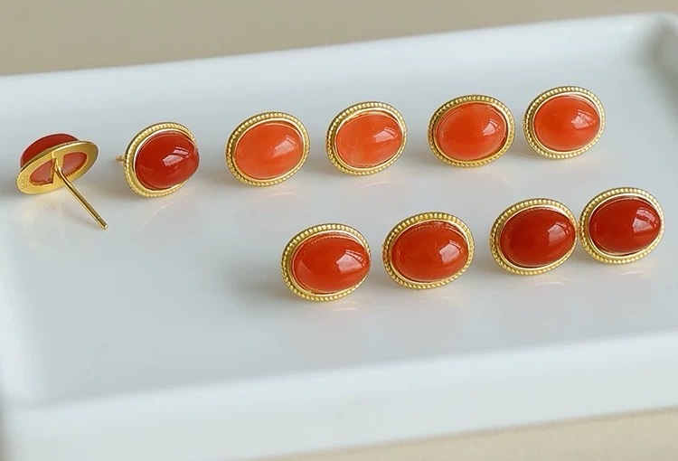 Natural Nan Hong earrings, women's Baoshan ice red earrings, Nan Hong agate stud earrings, 925 sterling silver elegant earrings, red festive accessories for the zodiac year, gifts details Picture