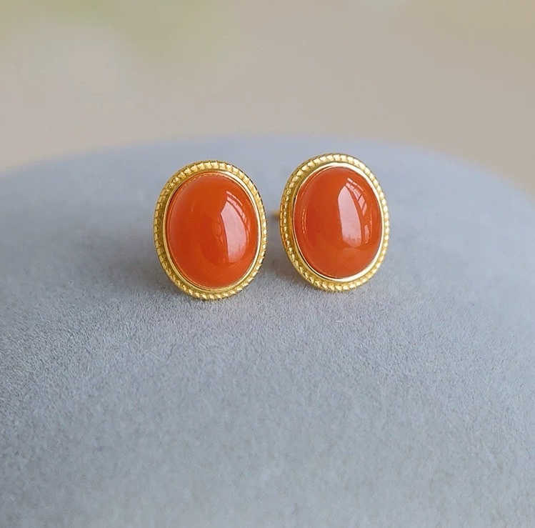Natural Nan Hong earrings, women's Baoshan ice red earrings, Nan Hong agate stud earrings, 925 sterling silver elegant earrings, red festive accessories for the zodiac year, gifts