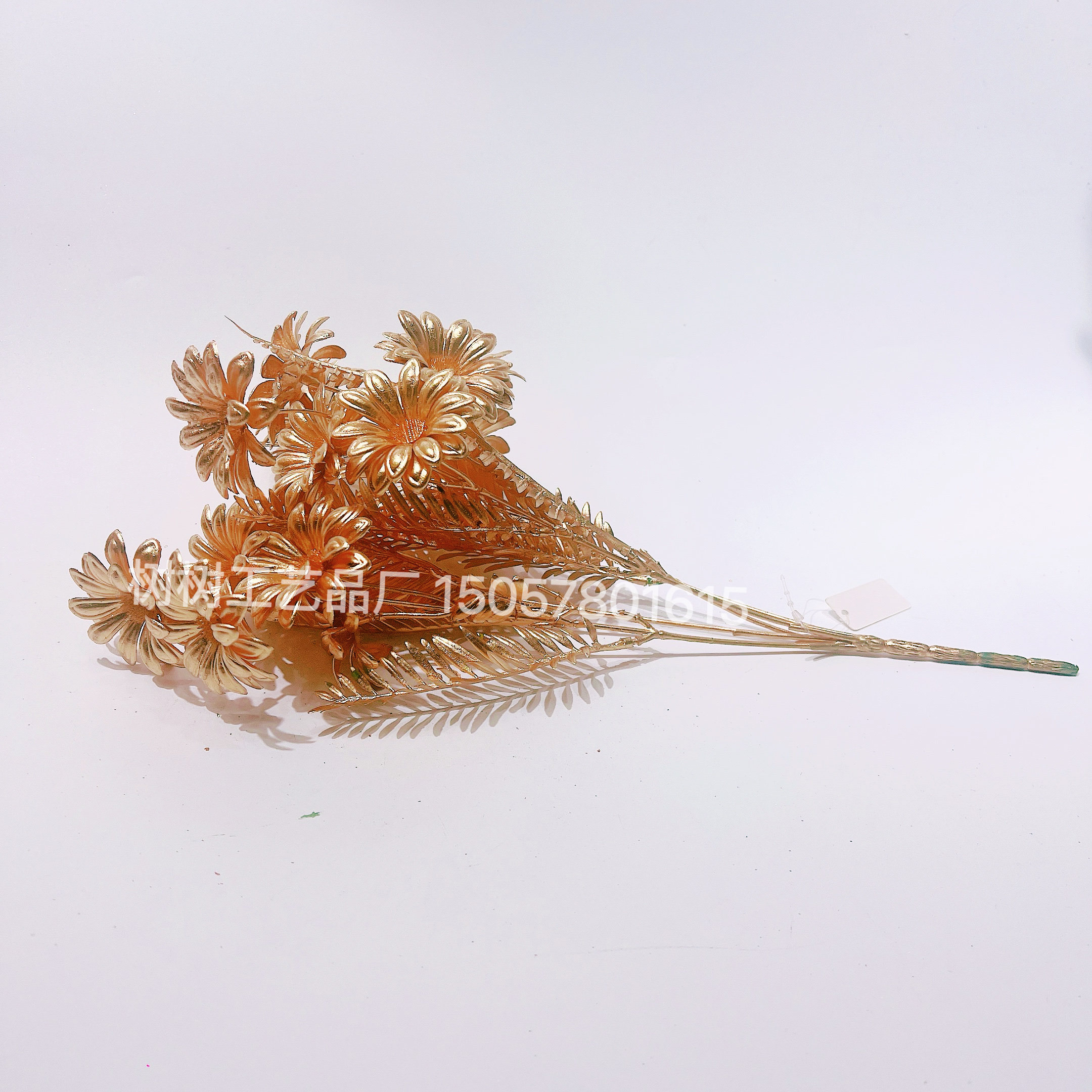 Golden sunflower artificial flowers, Christmas flowers, handmade flowers, home decoration accessories, Christmas flower accessories, gift accessories, festival gift accessories, pu bouquets, plastic flowers, artificial flowers, man-made flowers, plastic artificial flowers detail image 2